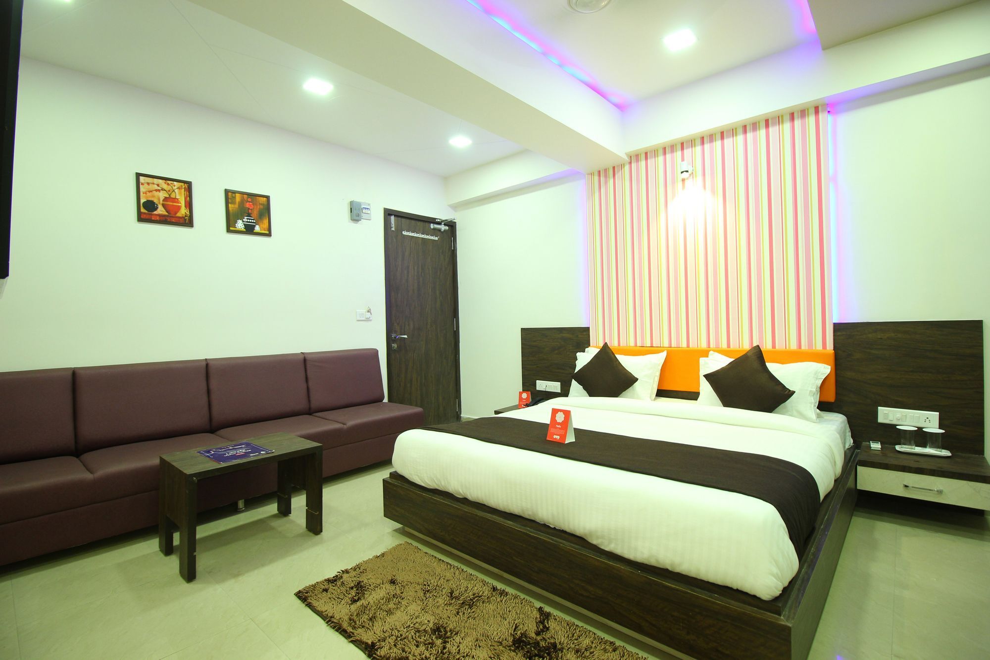 Hotel Oyo 9238 Meet Palace Ahmedabad