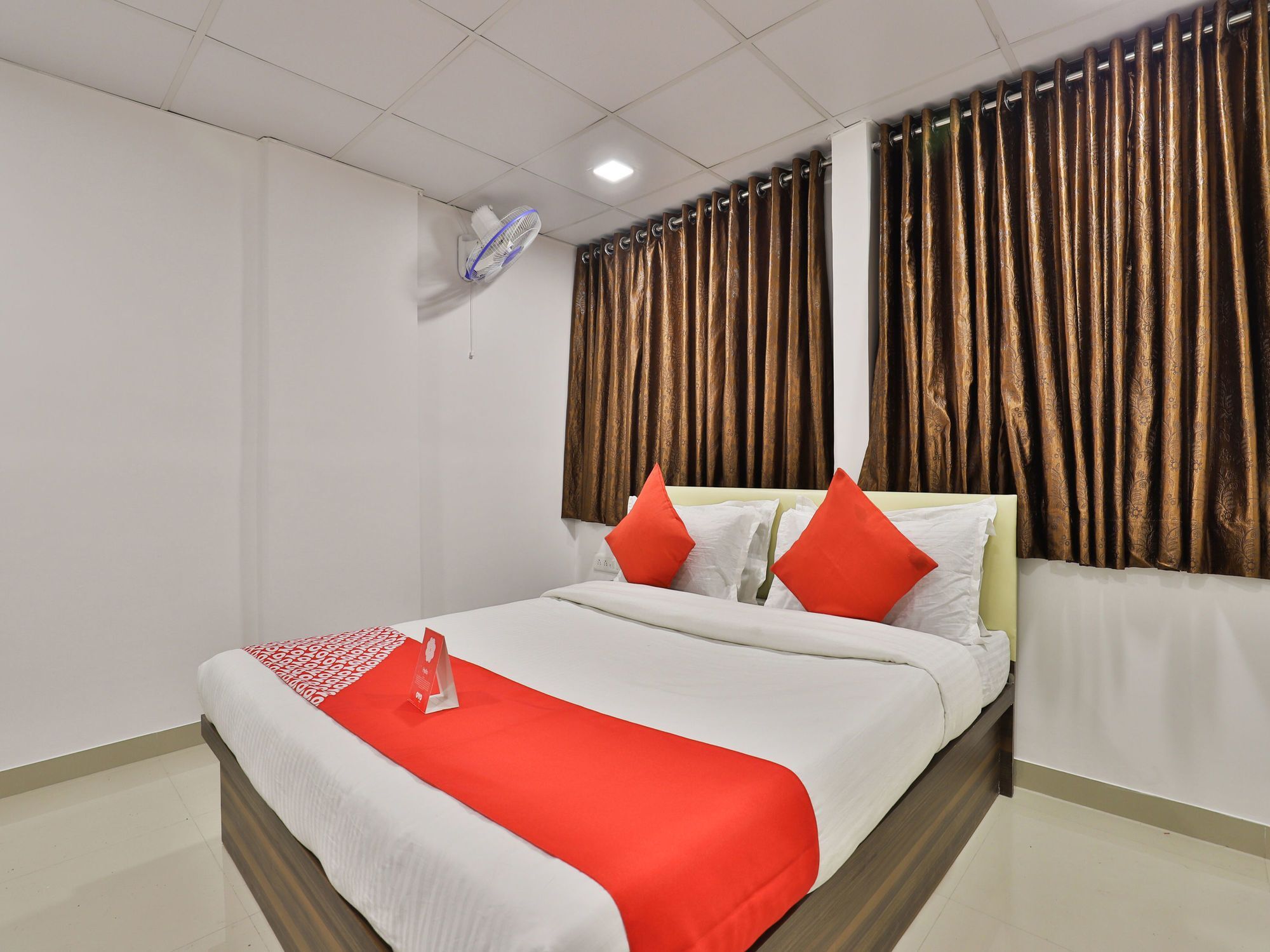 Oyo 12229 Sarvagya Hotel 2*