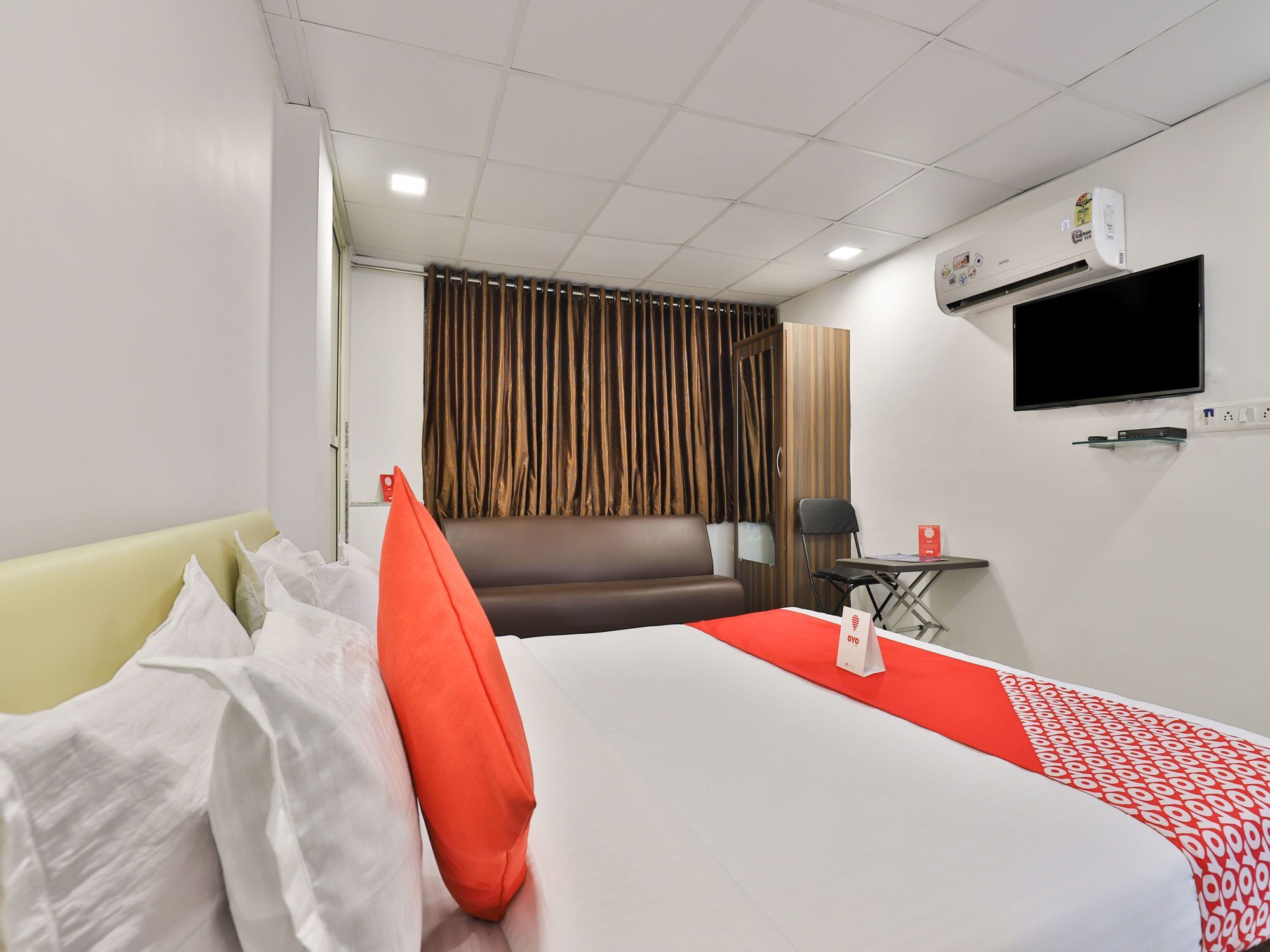 Oyo 12229 Sarvagya Ahmedabad