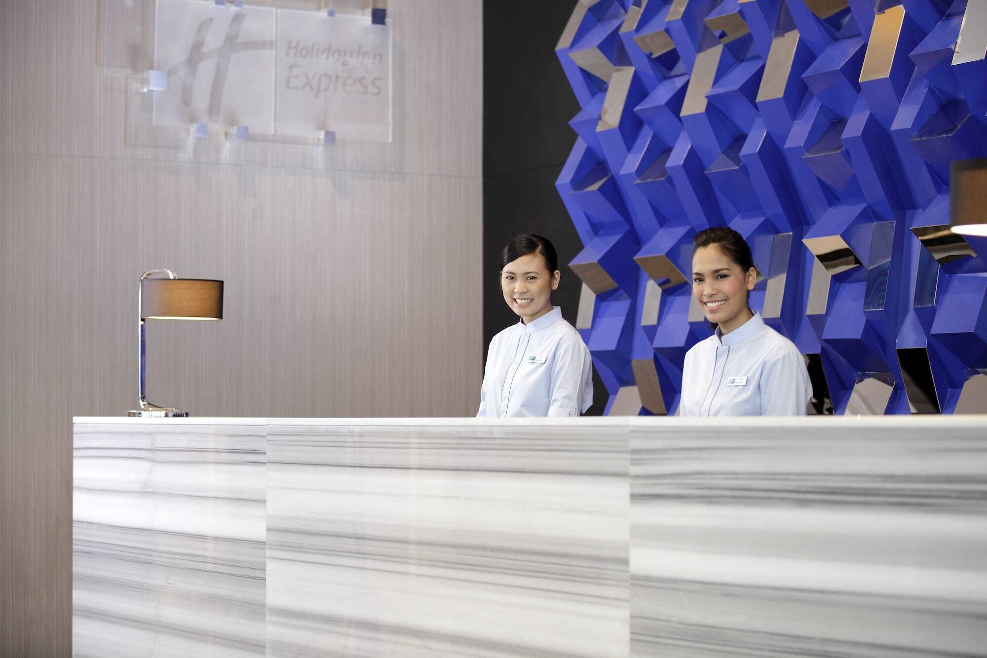 Hotel Express Prahlad Nagar By Ihg Ahmedabad