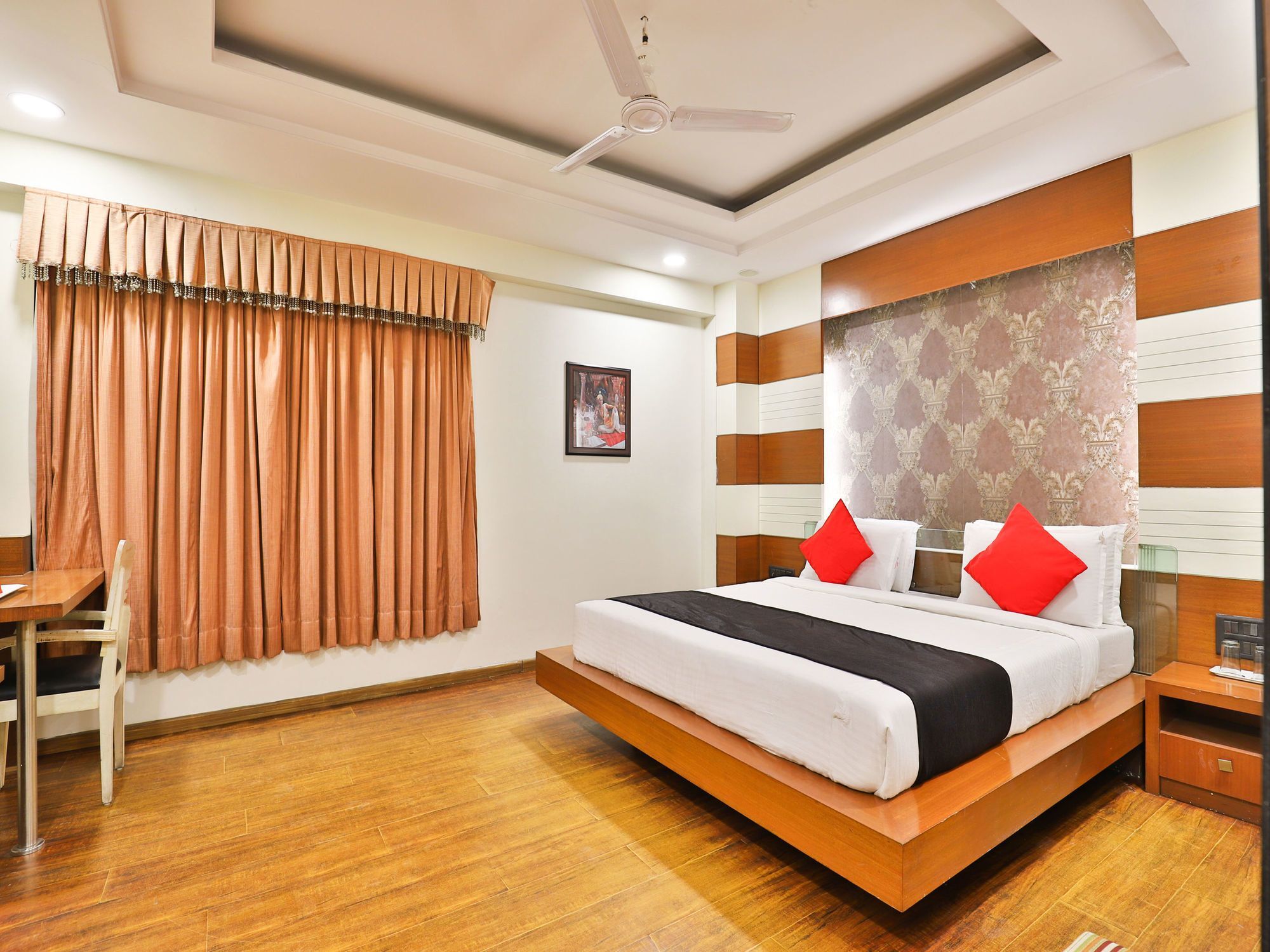 Capital O 15537 Dev Corporate Hotel 3*