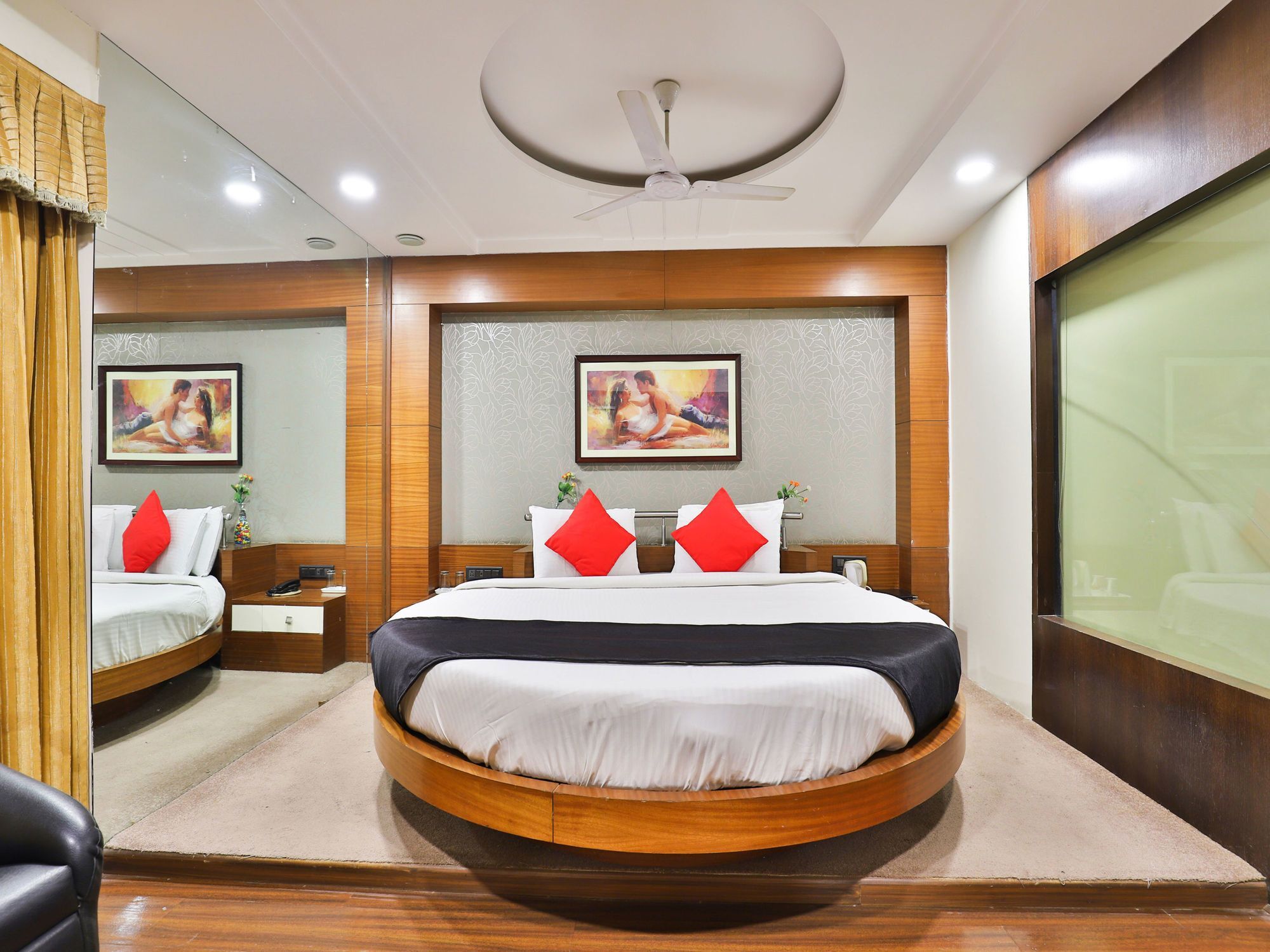 Capital O 15537 Dev Corporate Hotel 3*