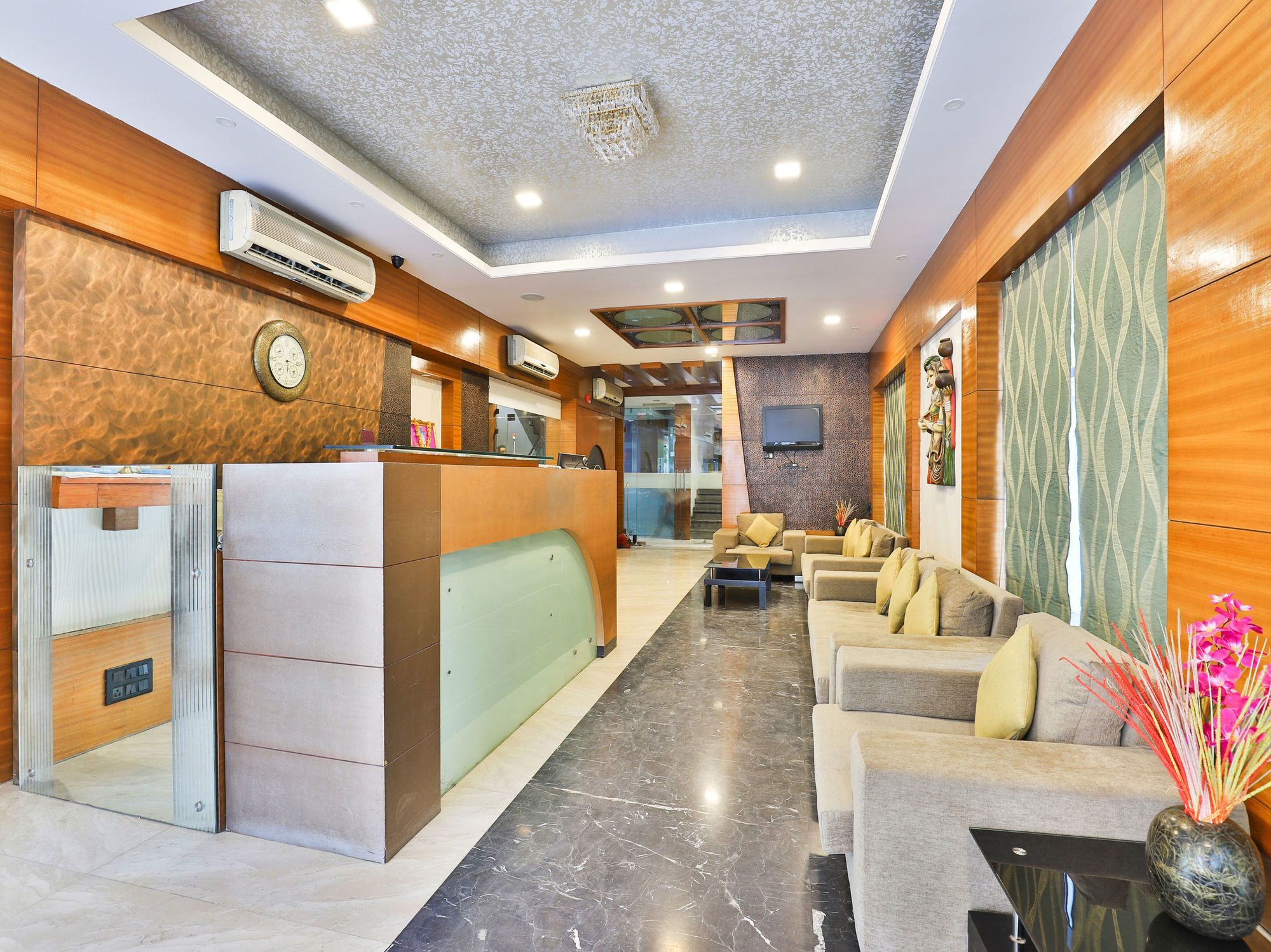 Hotel Capital O 15537 Dev Corporate