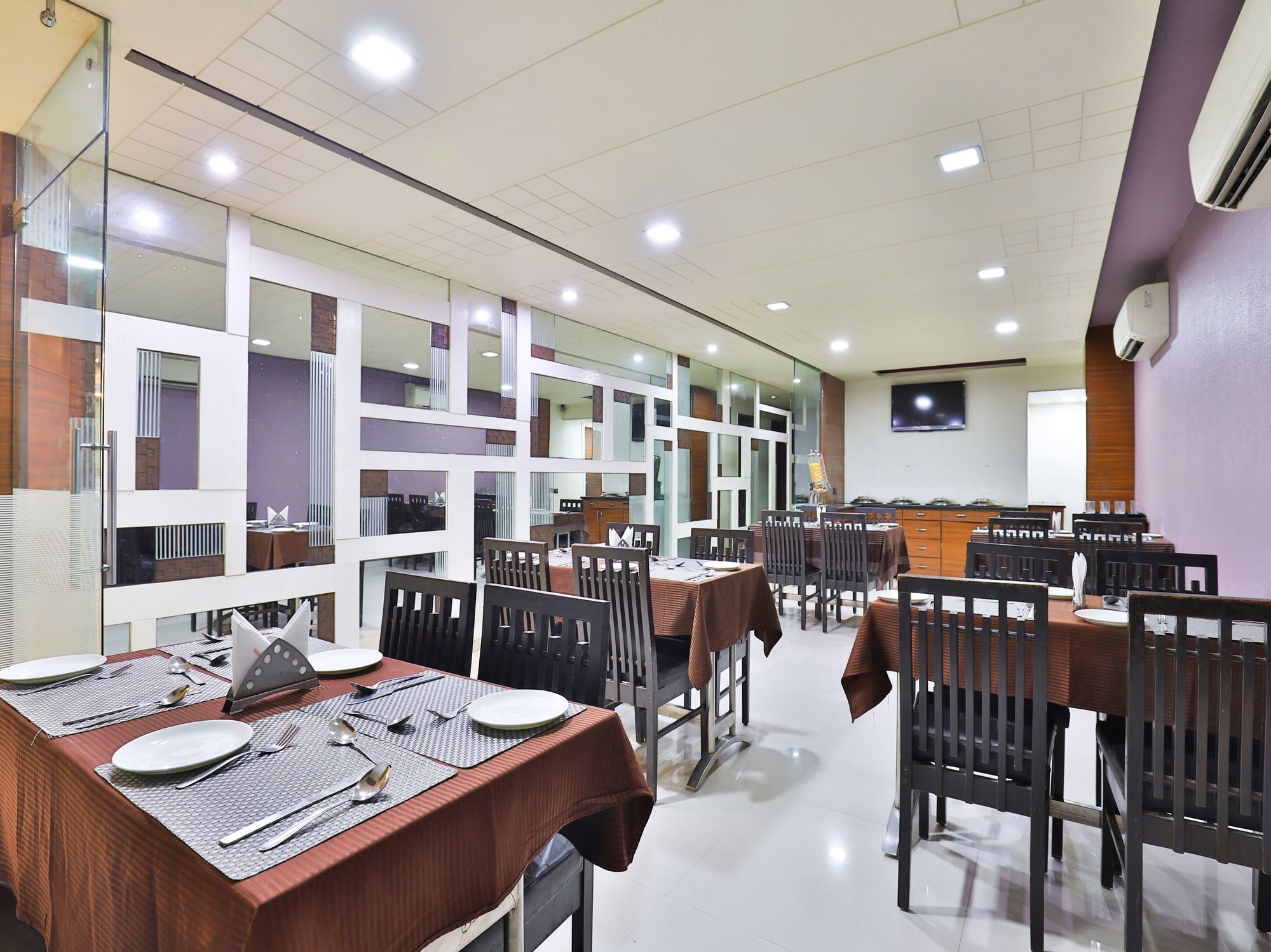 Capital O 15537 Dev Corporate Hotel 3*