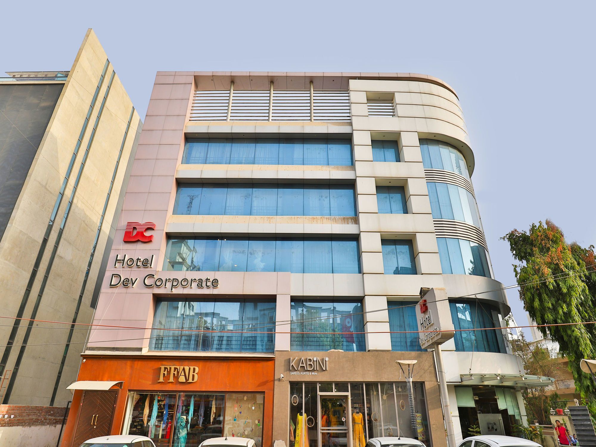 Hotel Capital O 15537 Dev Corporate 3*
