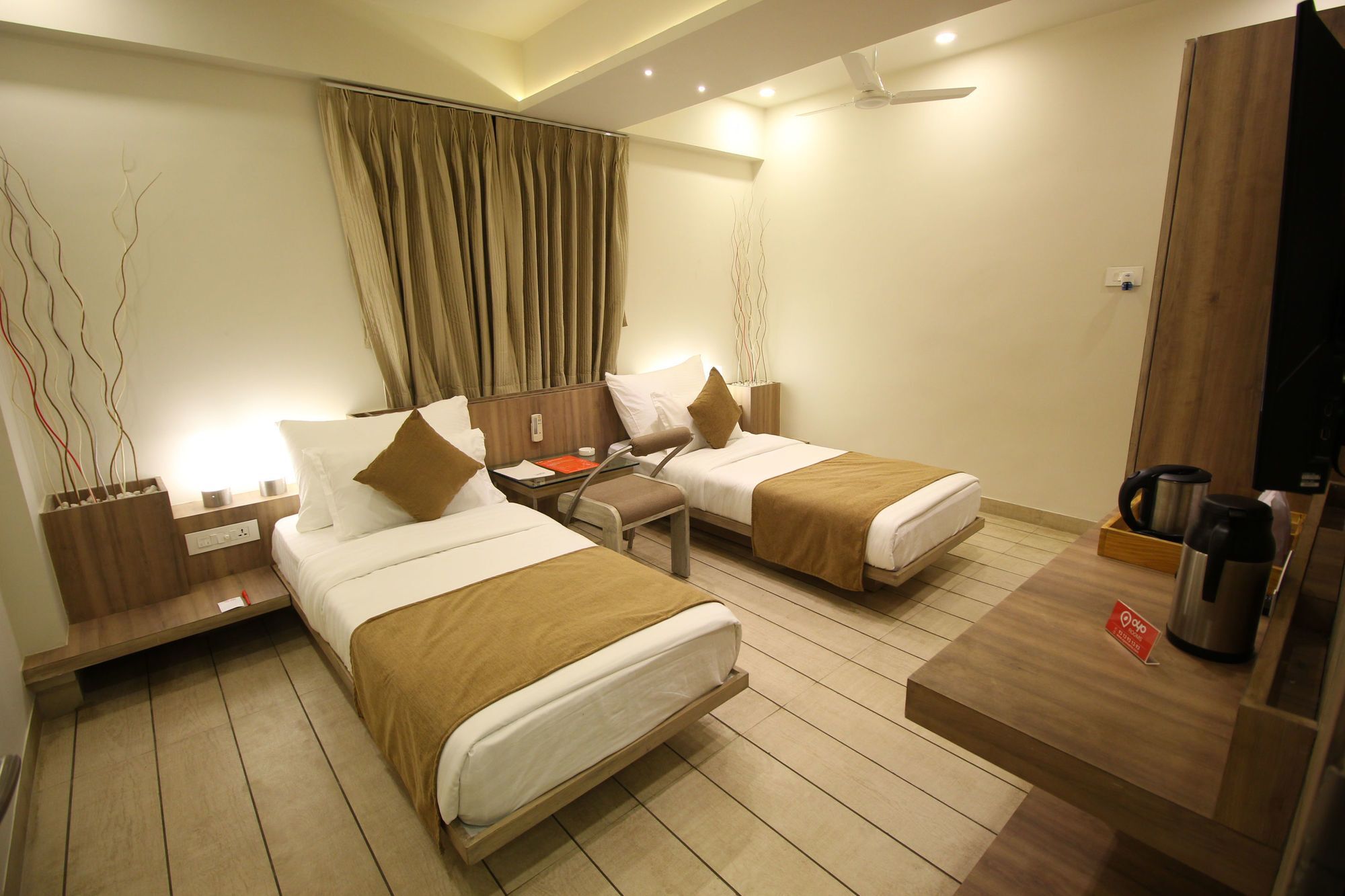 Hotel Oyo 3927 Scenaria Ahmedabad