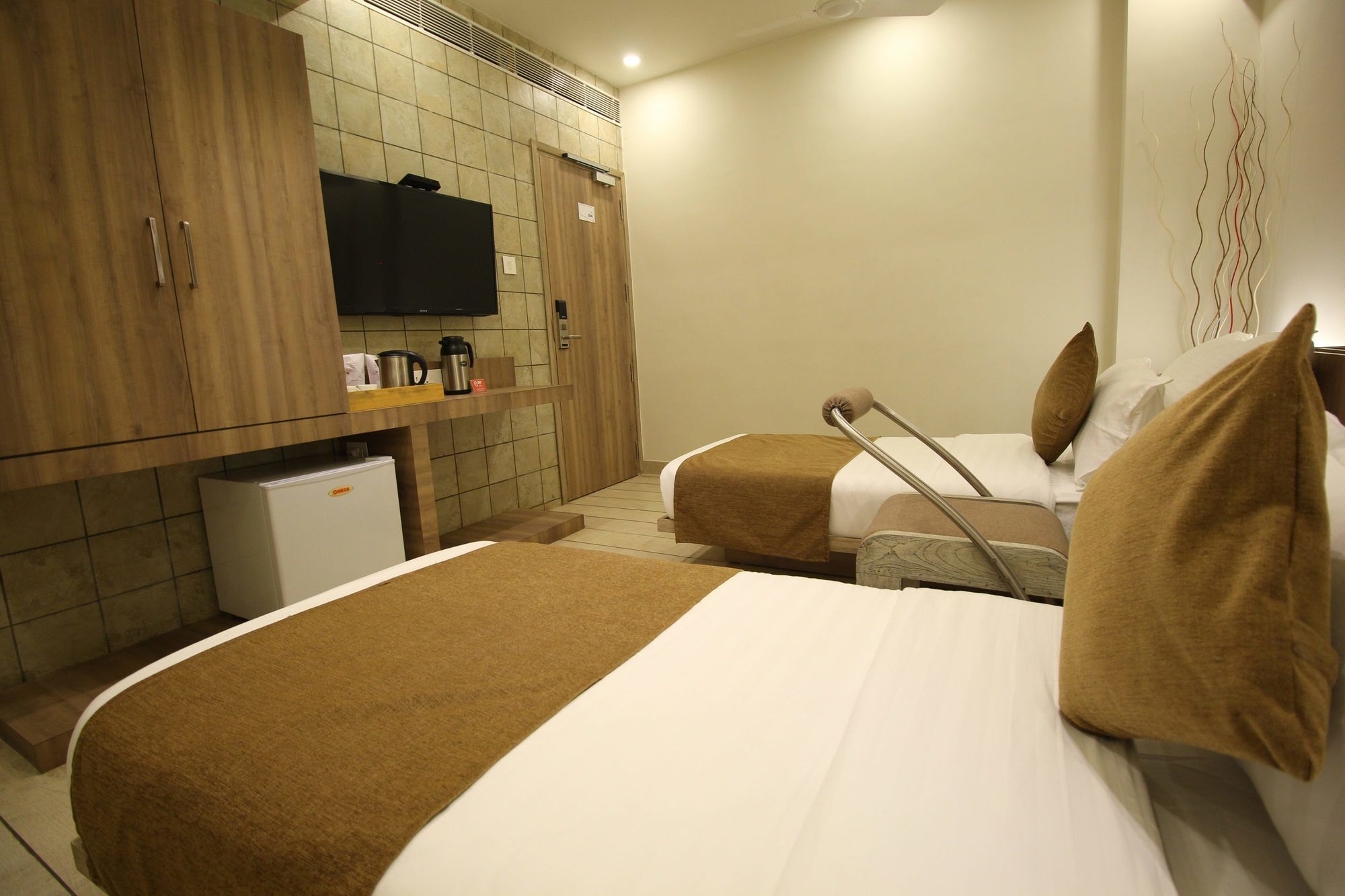 Oyo 3927 Scenaria Ahmedabad