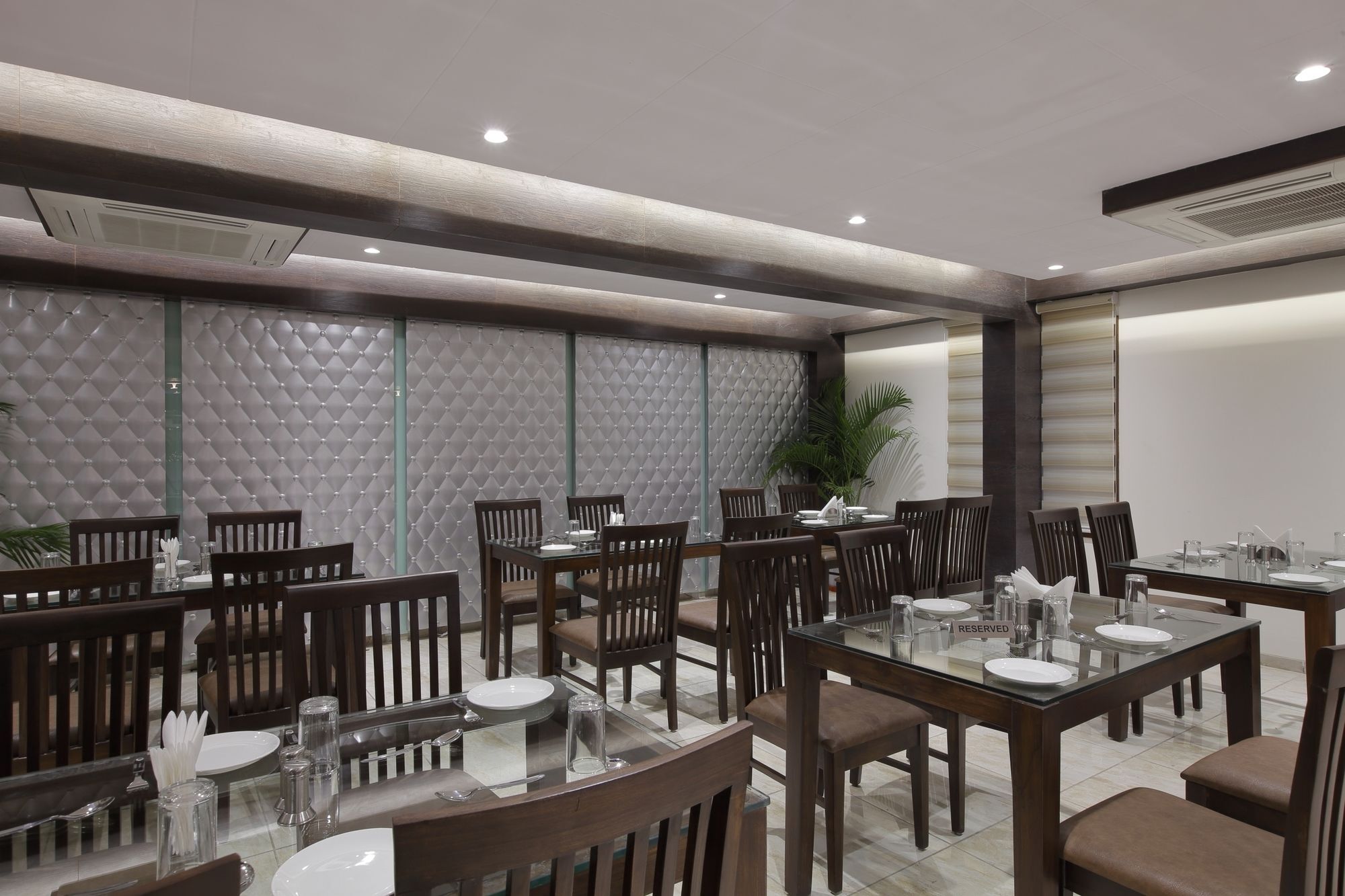 Hotel The Lotus Park Ahmedabad