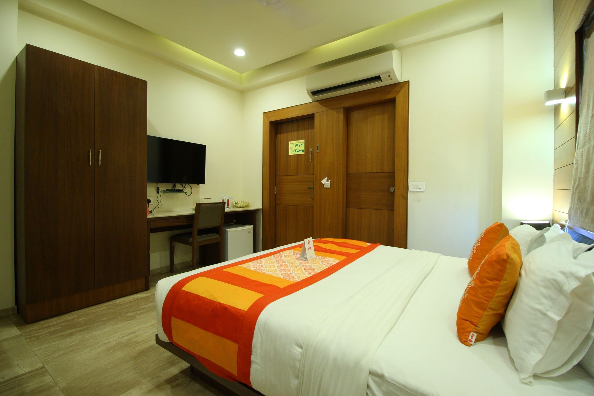 Hotel Oyo 8992 Kyra 3*