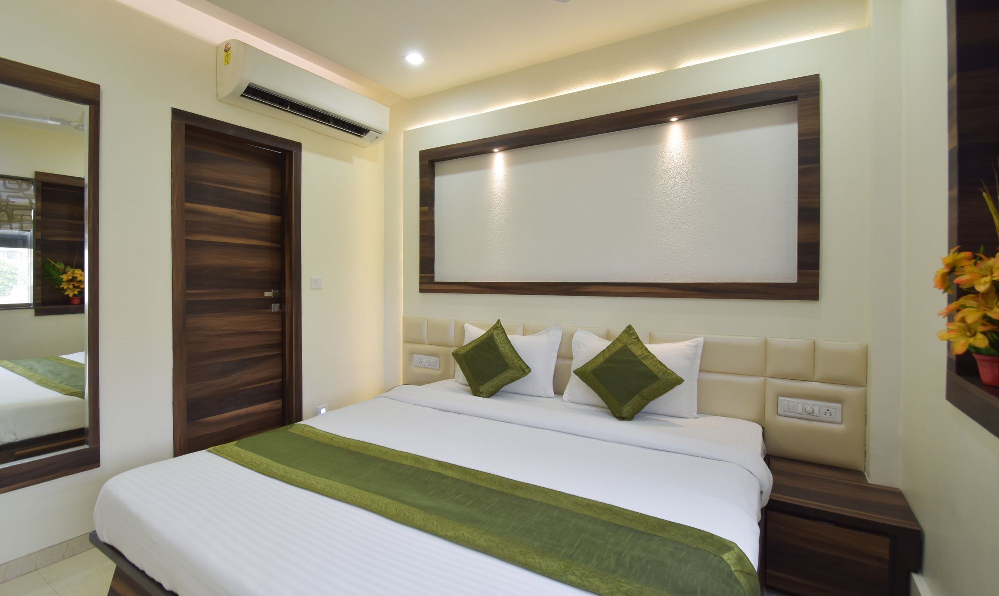 Hotel Treebo Palliate Ahmedabad