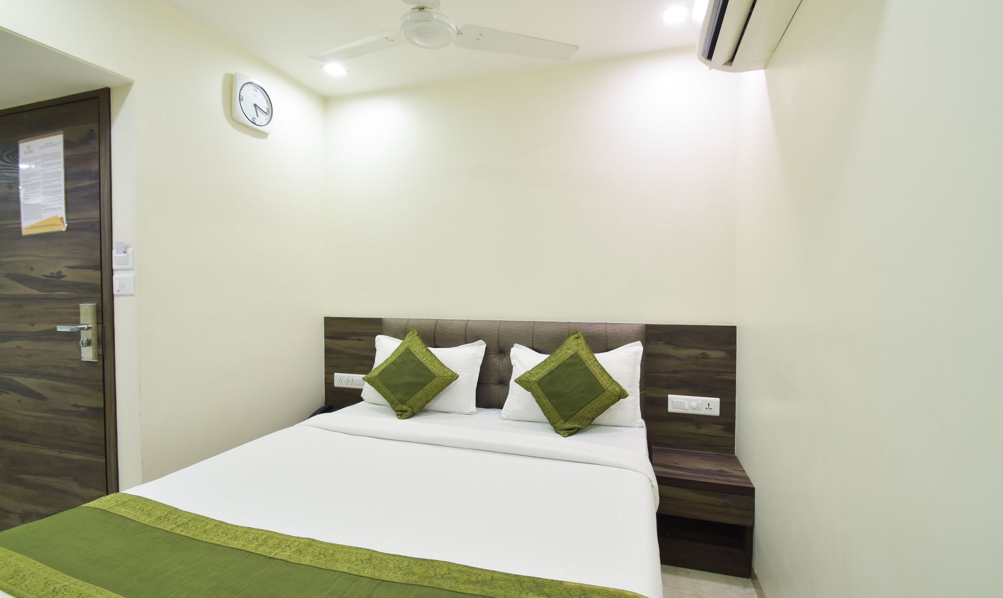 Treebo Palliate Hotel 3*