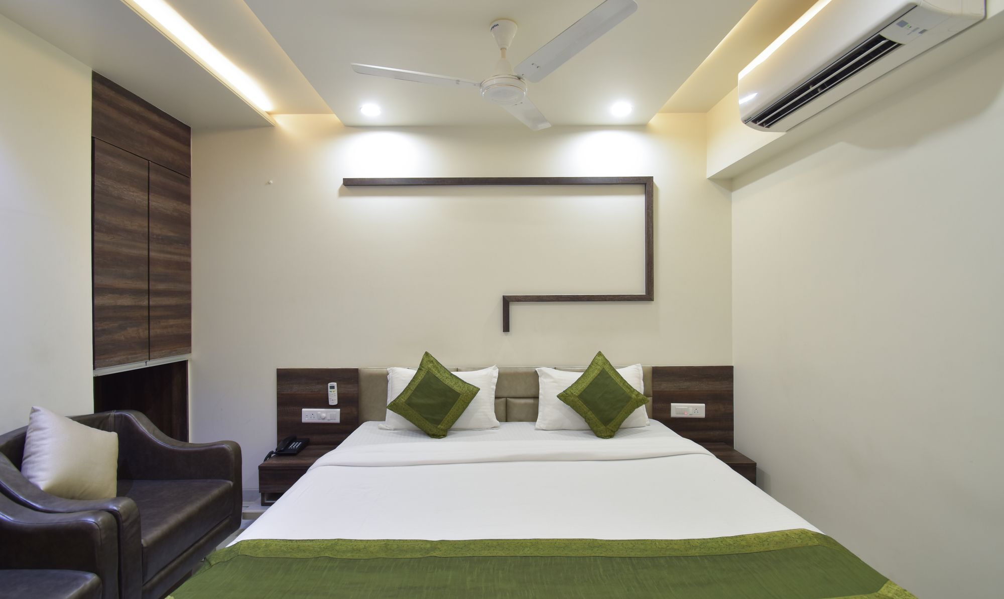 Treebo Palliate Hotel
