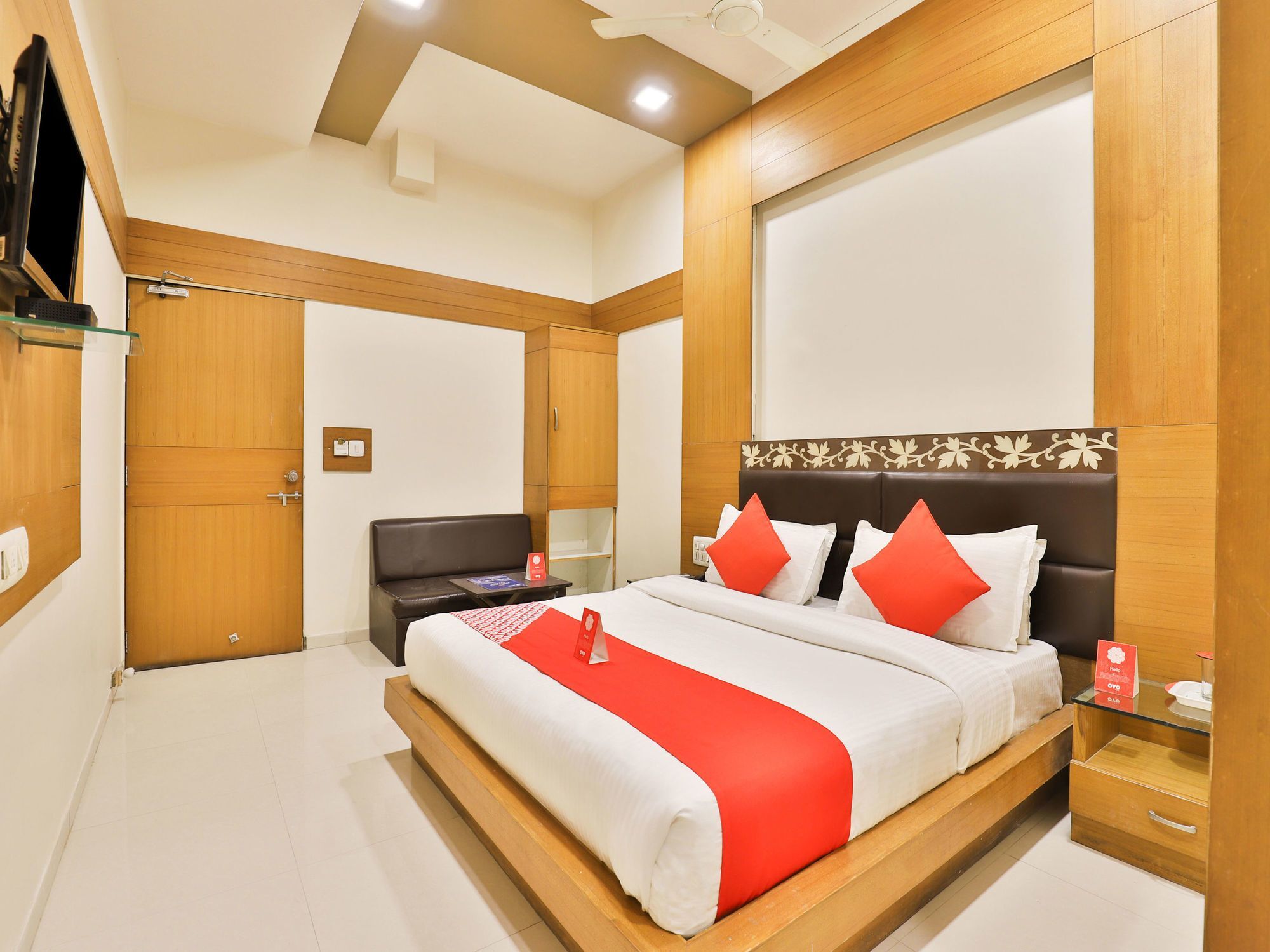 Oyo 11610 Shreenath Hotel 2*