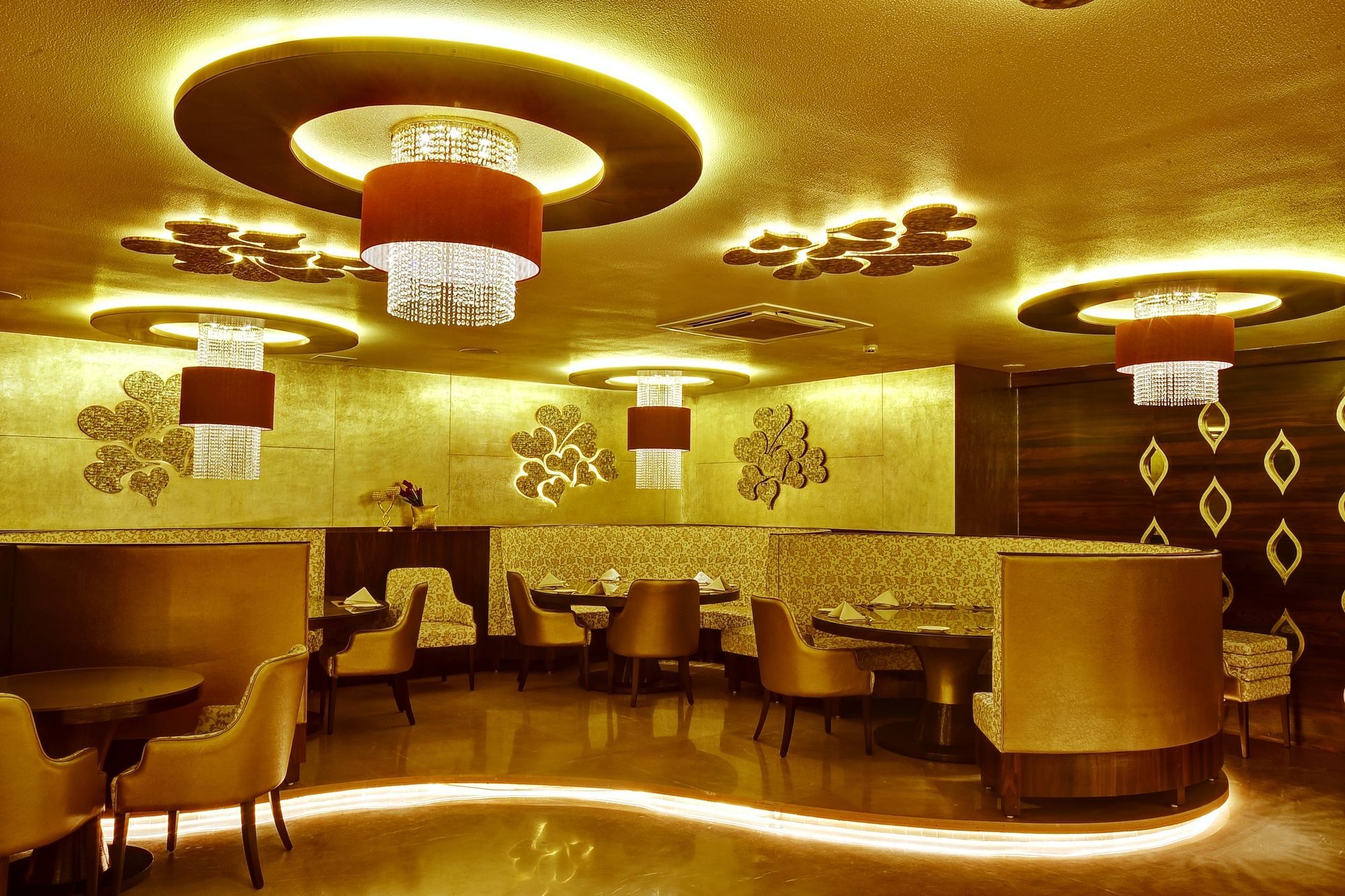 Eulogia Hotel 4*