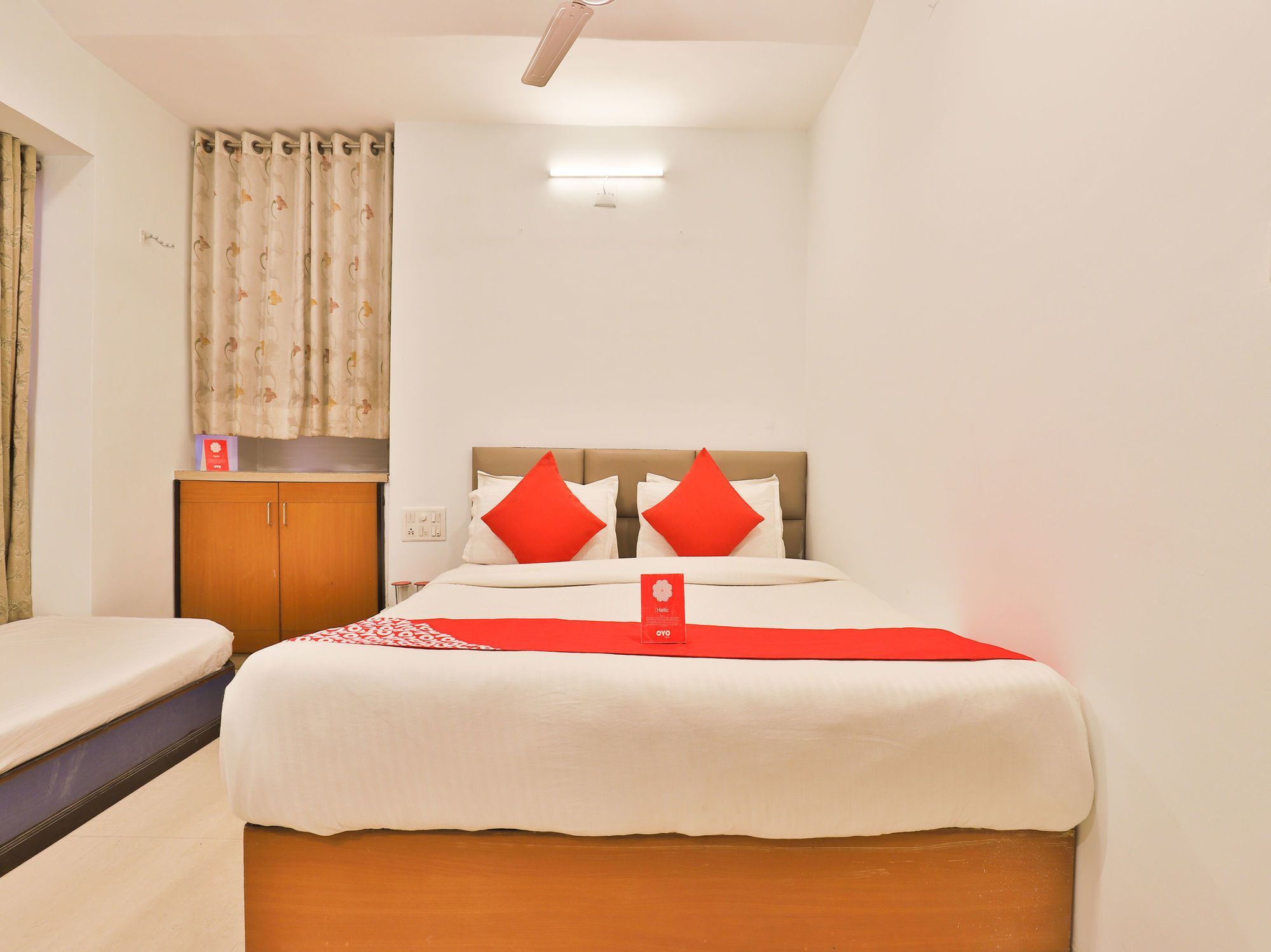 Oyo 3914 Legend Hotel 2*