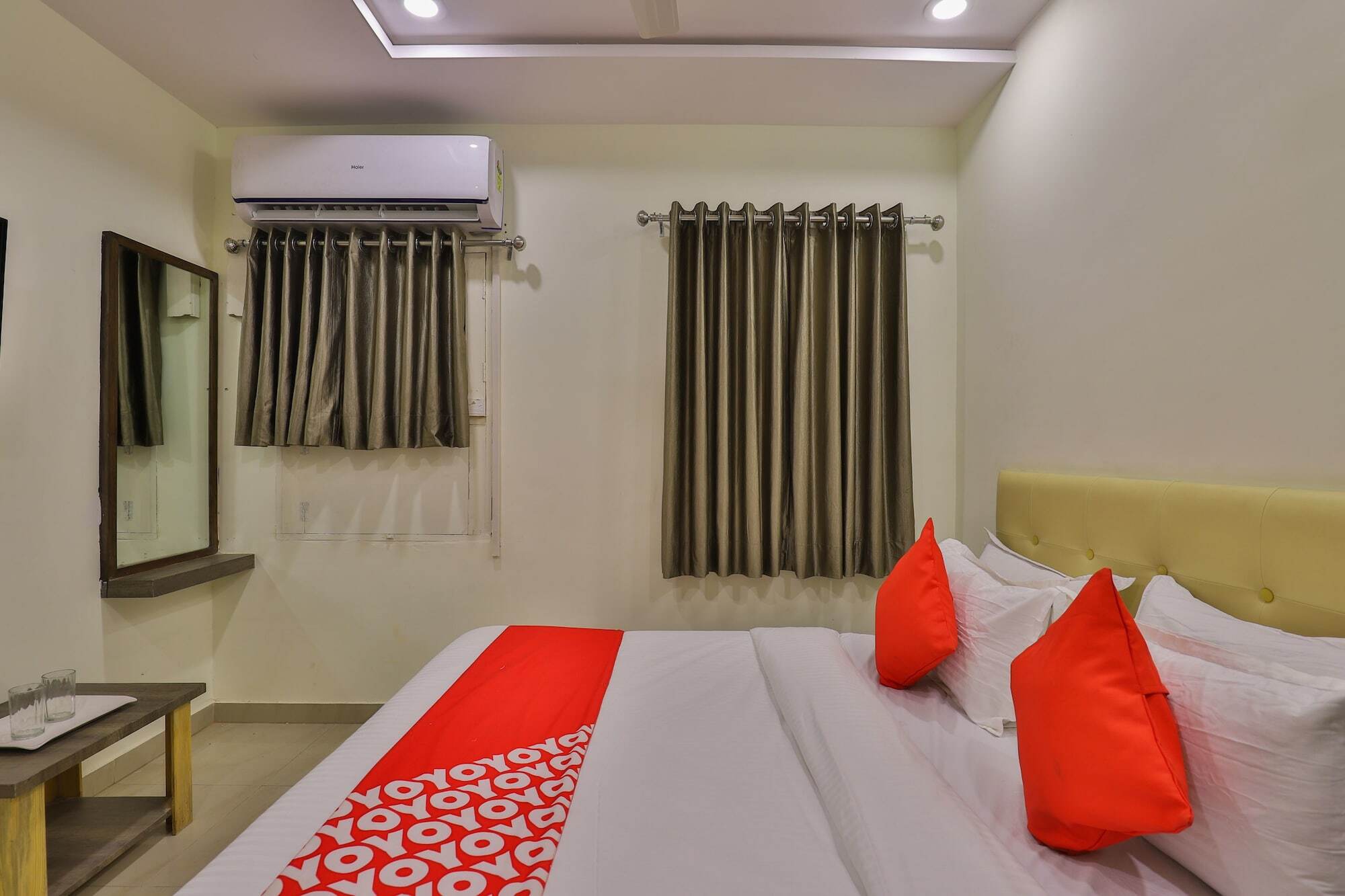 Oyo 26999 Sg Hotel Ahmedabad