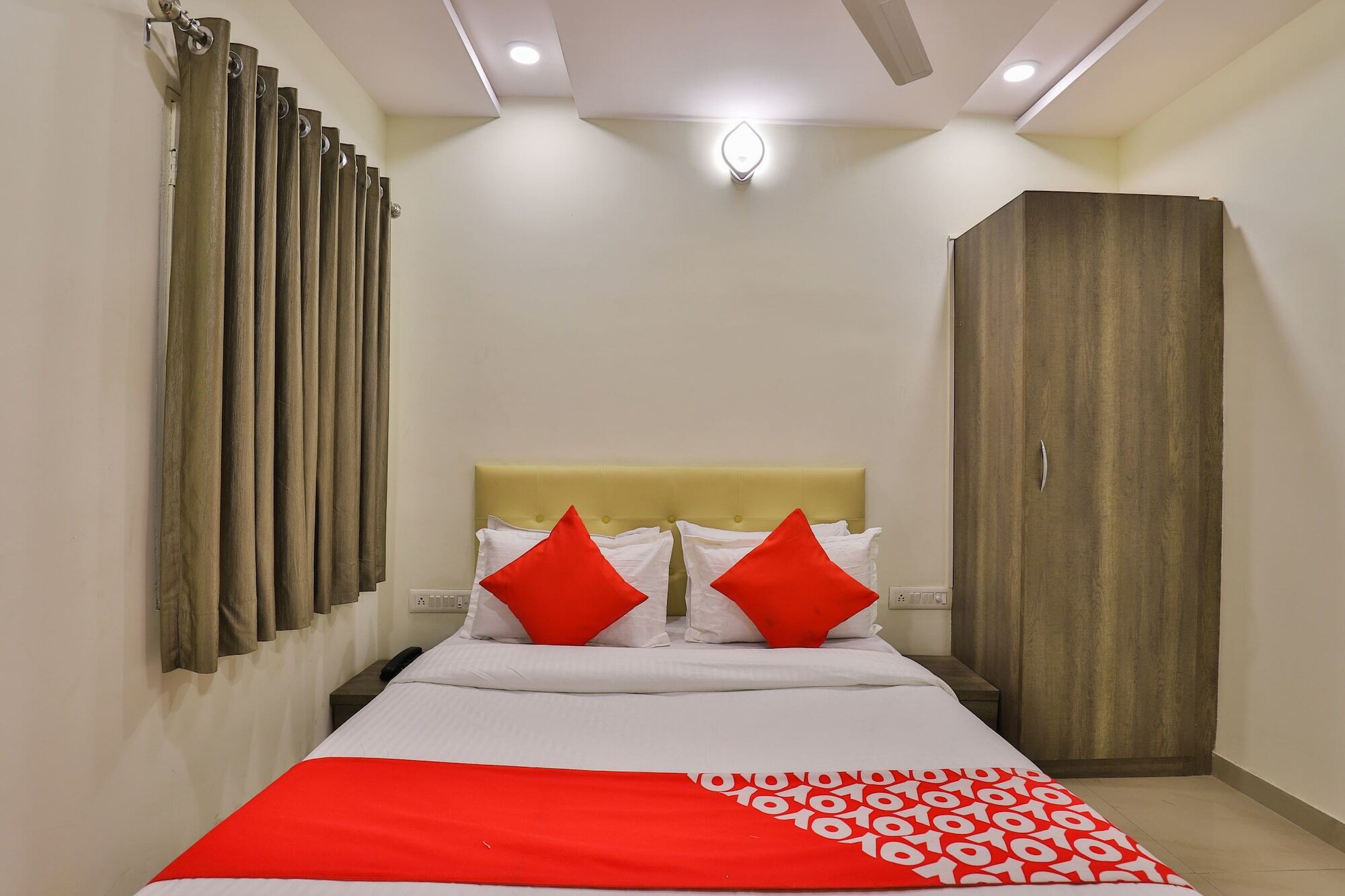 Hotel Oyo 26999 Sg Ahmedabad