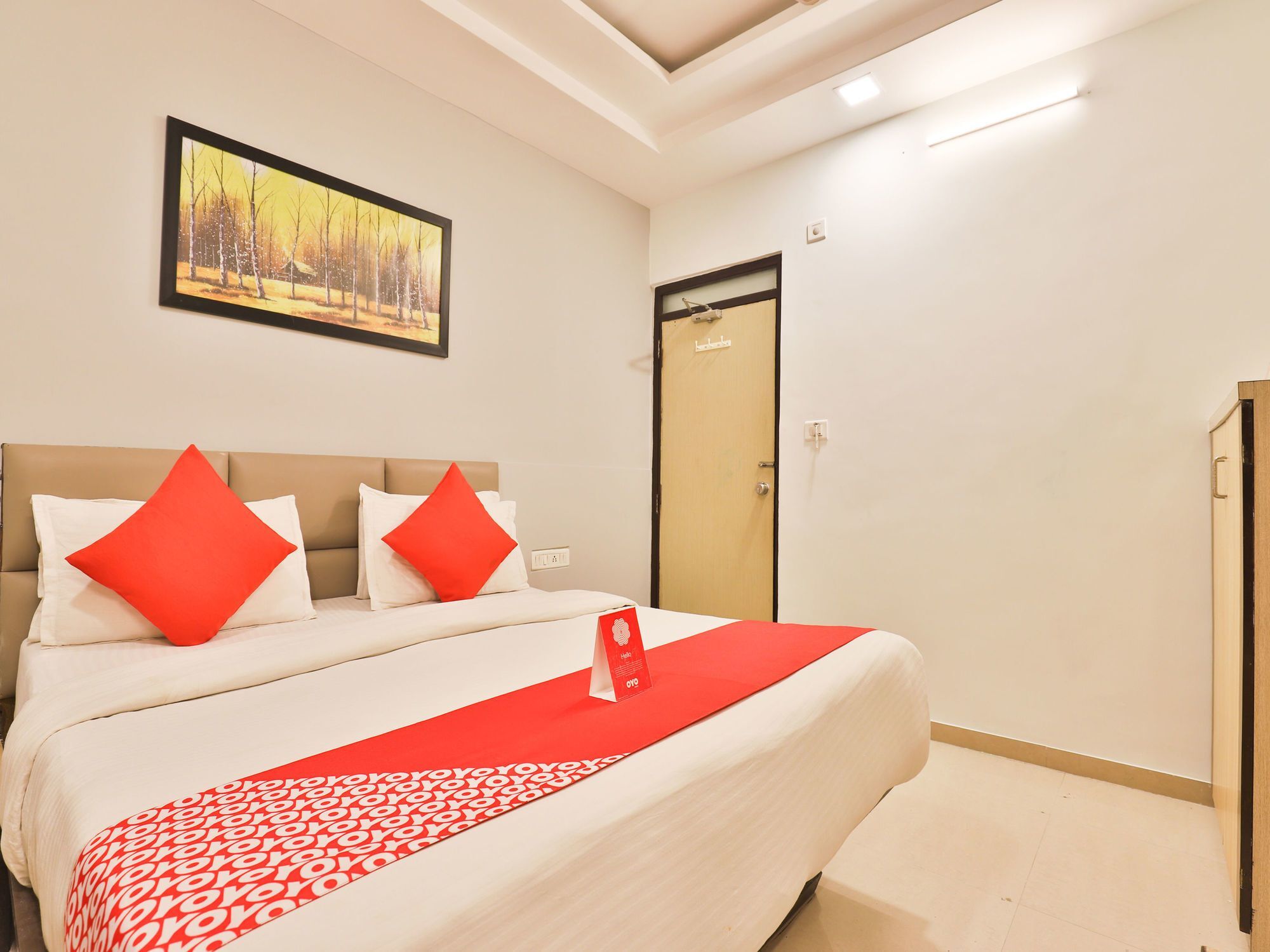 Oyo 3914 Legend Hotel Ahmedabad