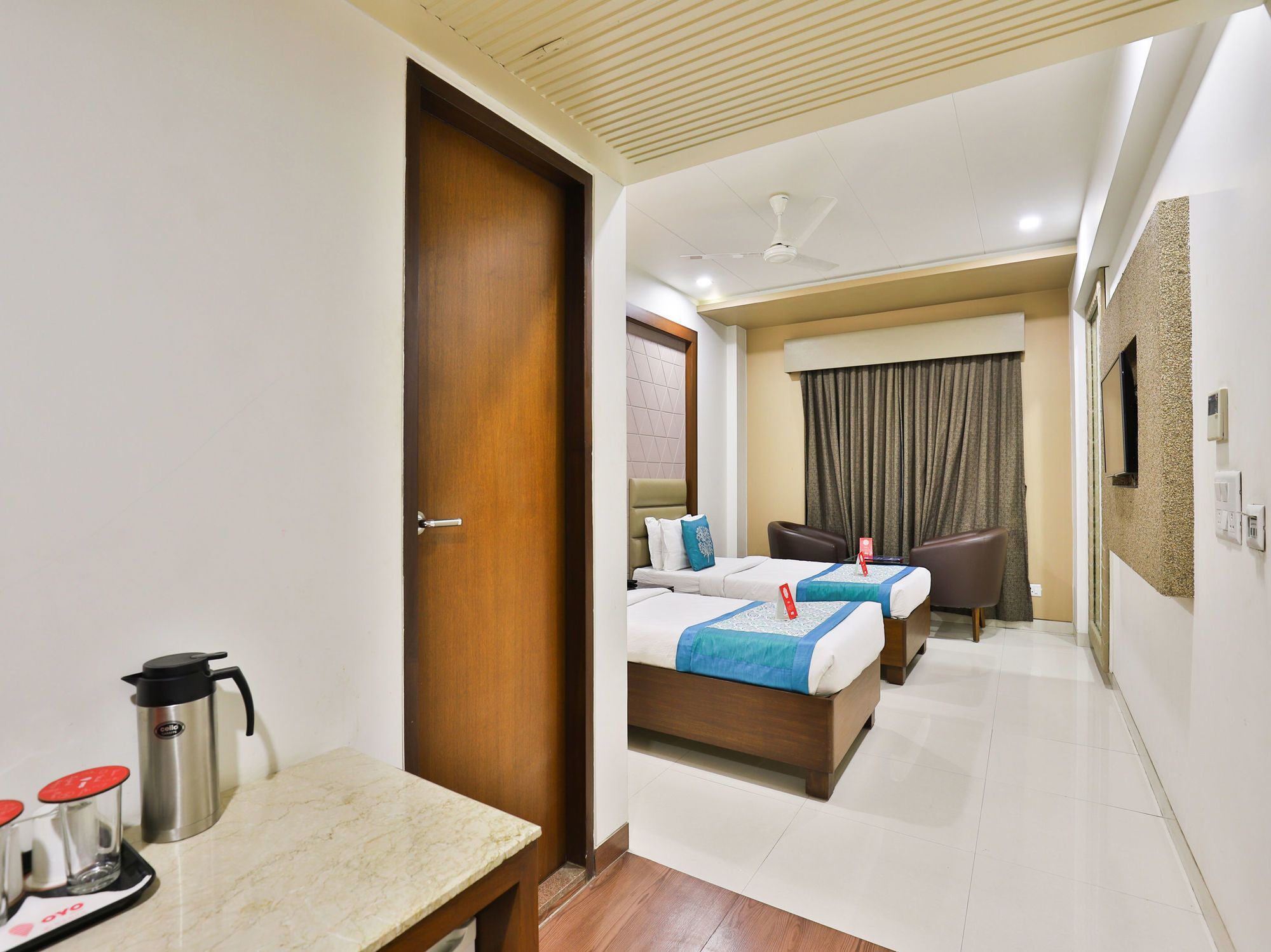 Oyo 13253 The Grand Vinayak Ahmedabad