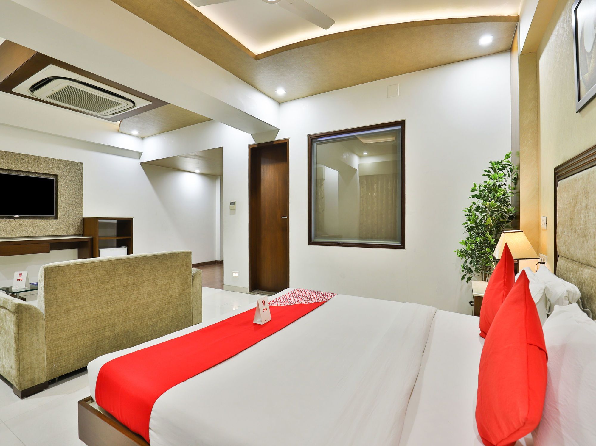 Oyo 13253 The Grand Vinayak Hotel Ahmedabad