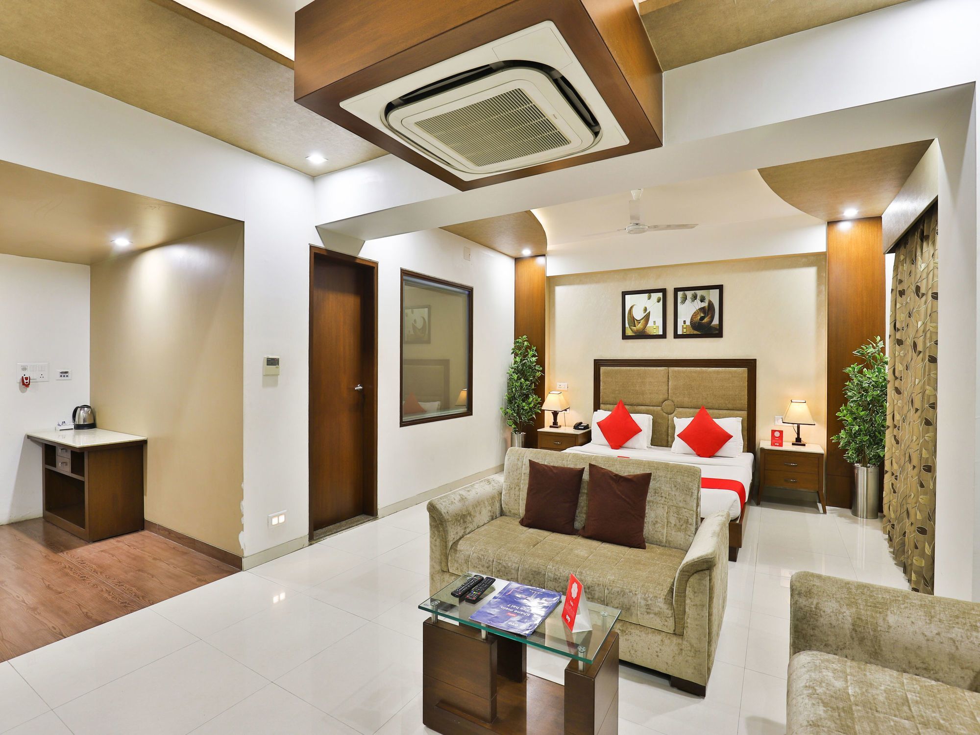 Oyo 13253 The Grand Vinayak 3*