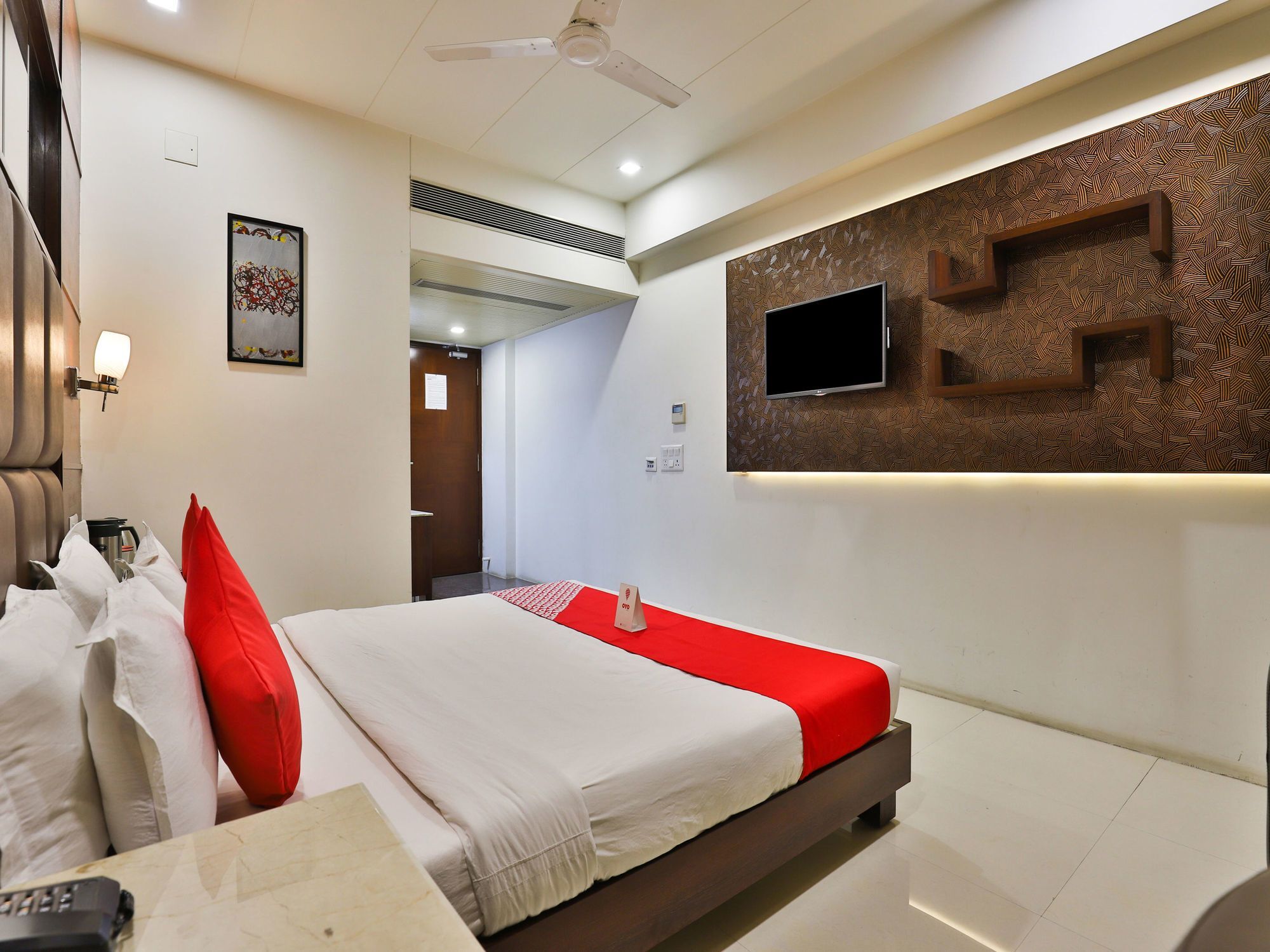 Oyo 13253 The Grand Vinayak Hotel 3*