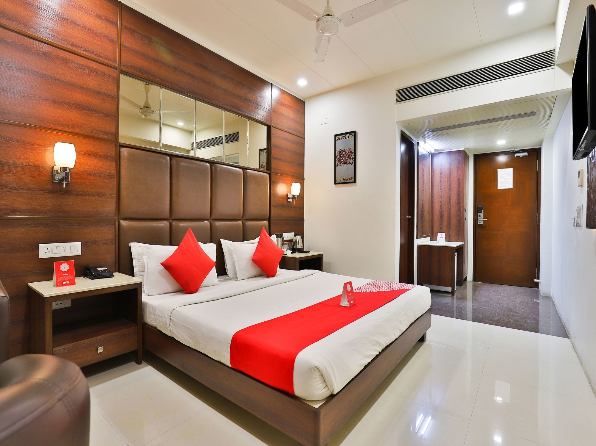 Hotel Oyo 13253 The Grand Vinayak 3*