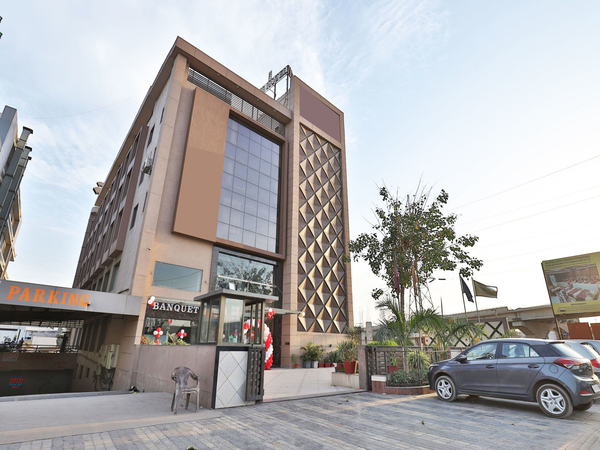 Oyo 13253 The Grand Vinayak