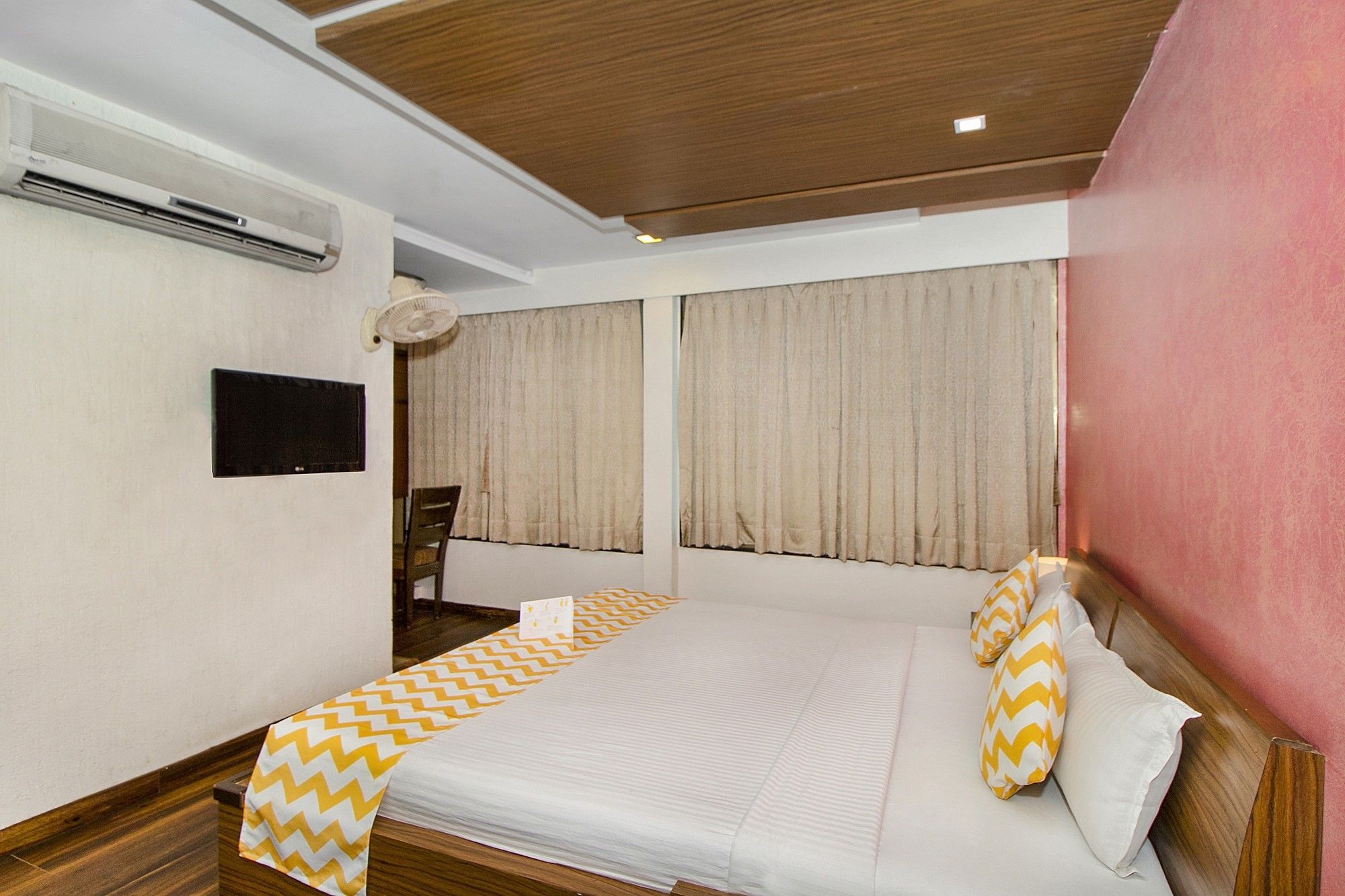 Fabhotel La 365 Navrangpura Hotel