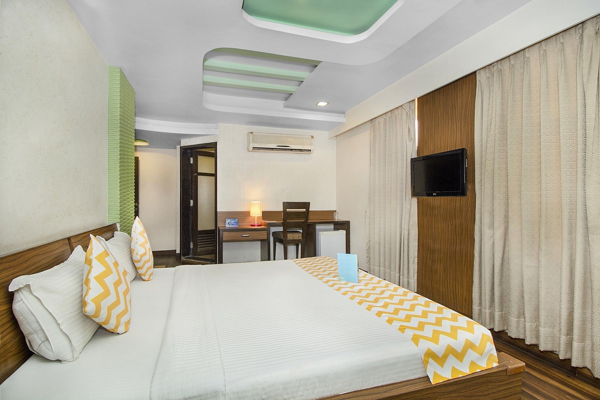Hotel Fabhotel La 365 Navrangpura