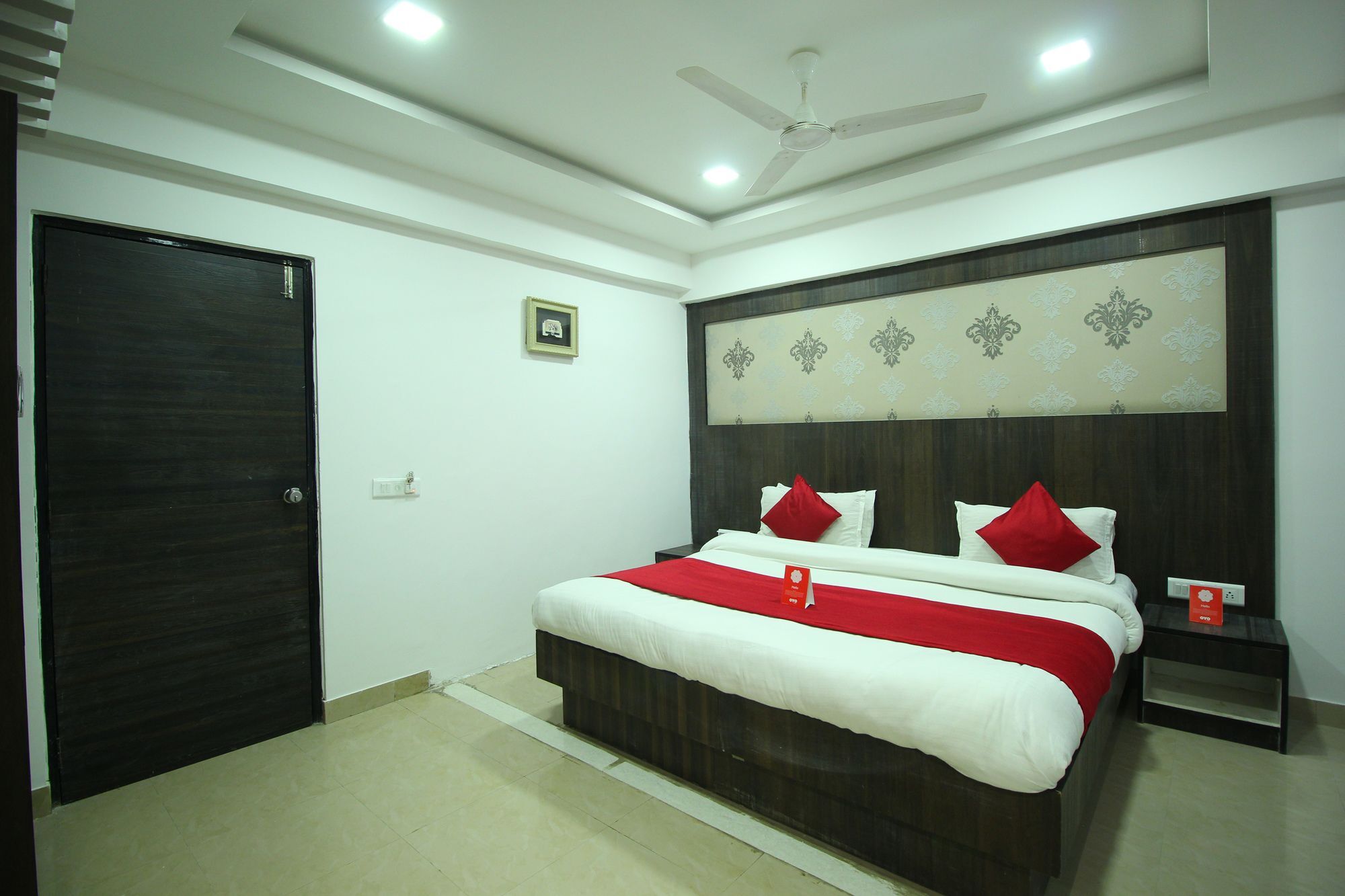 Hotel Oyo Gurdwara Sg Highway 2 Ahmedabad