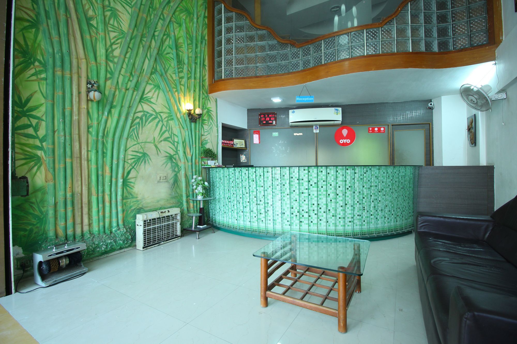 Hotel Oyo Gurdwara Sg Highway 2 Ahmedabad