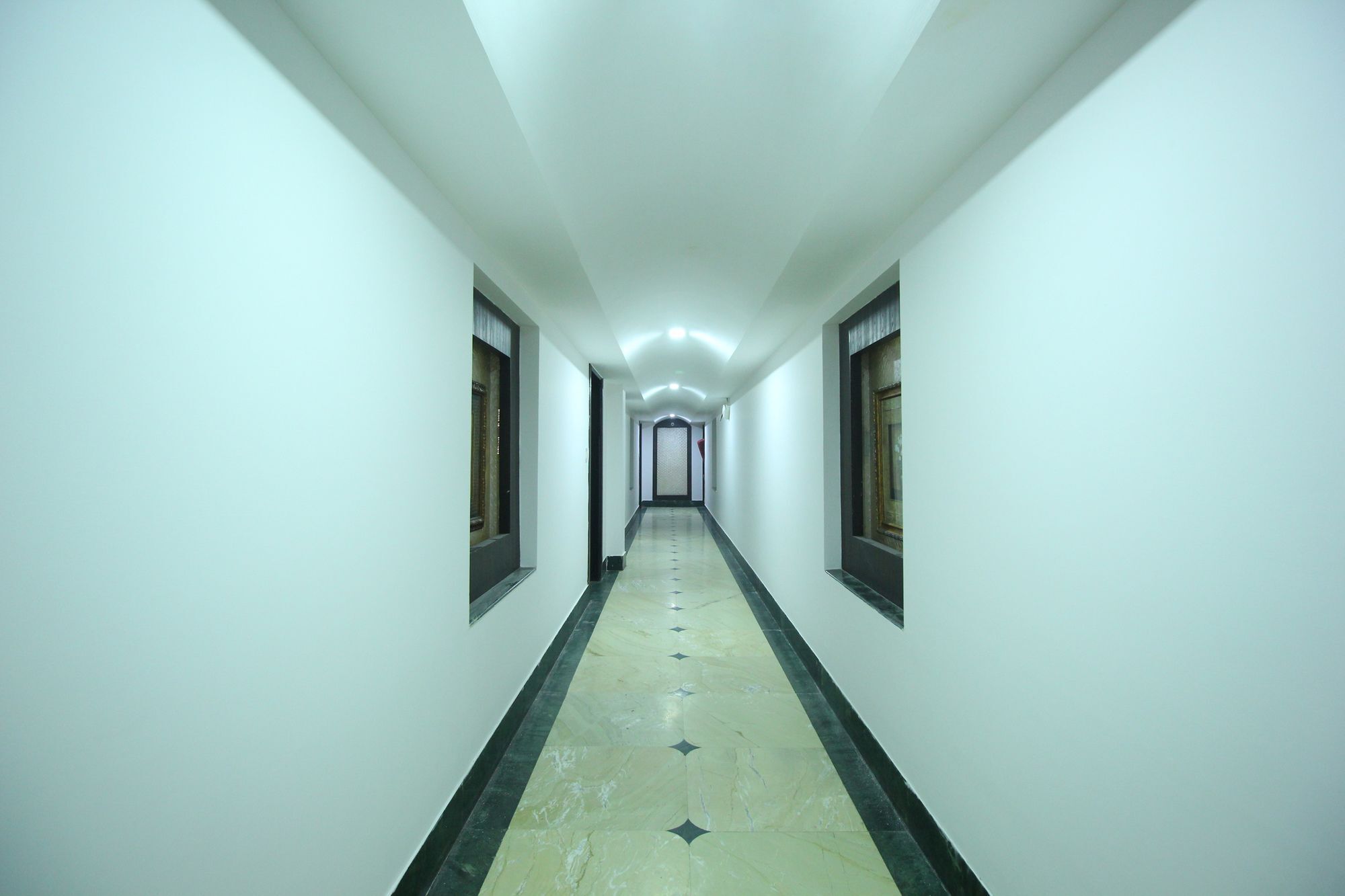 Hotel Oyo Gurdwara Sg Highway 2 Ahmedabad