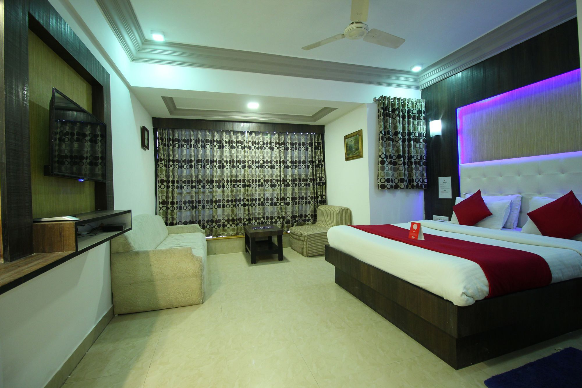 Hotel Oyo Gurdwara Sg Highway 2 Ahmedabad