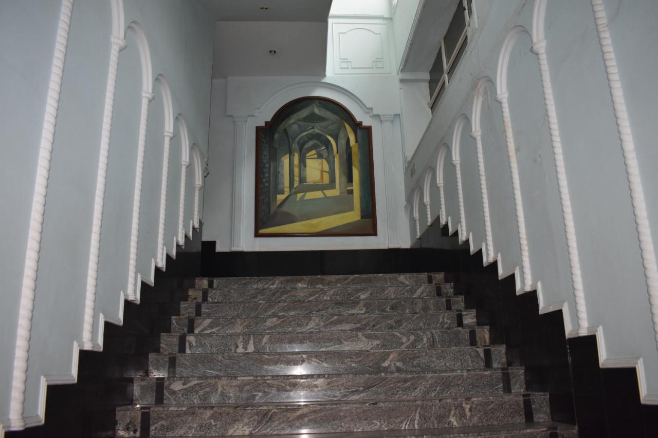 Royal Highness Hotel 3*