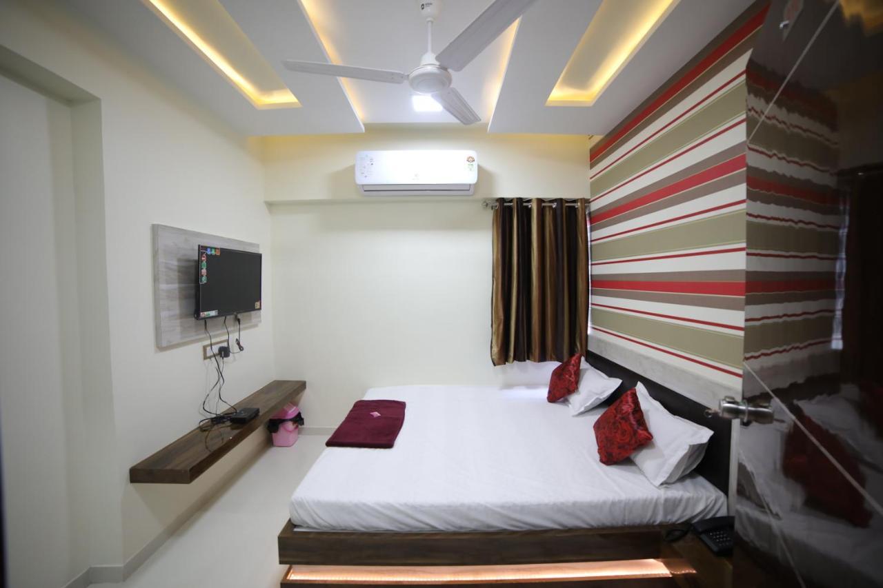 Hotel Red Apple Ahmedabad