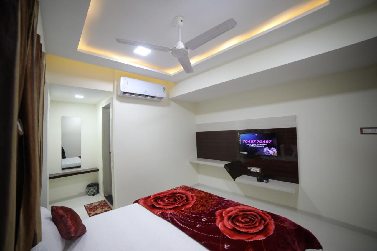 Red Apple * Ahmedabad