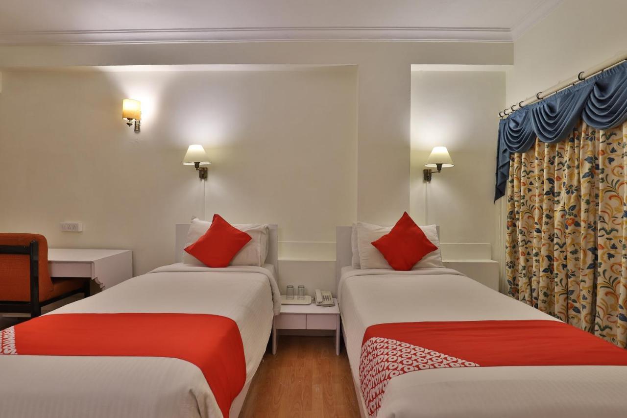 Oyo 2308 Crown Hotel 3*