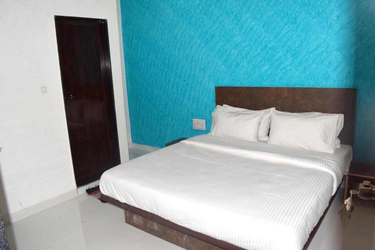 Hotel Peradiot Ahmedabad