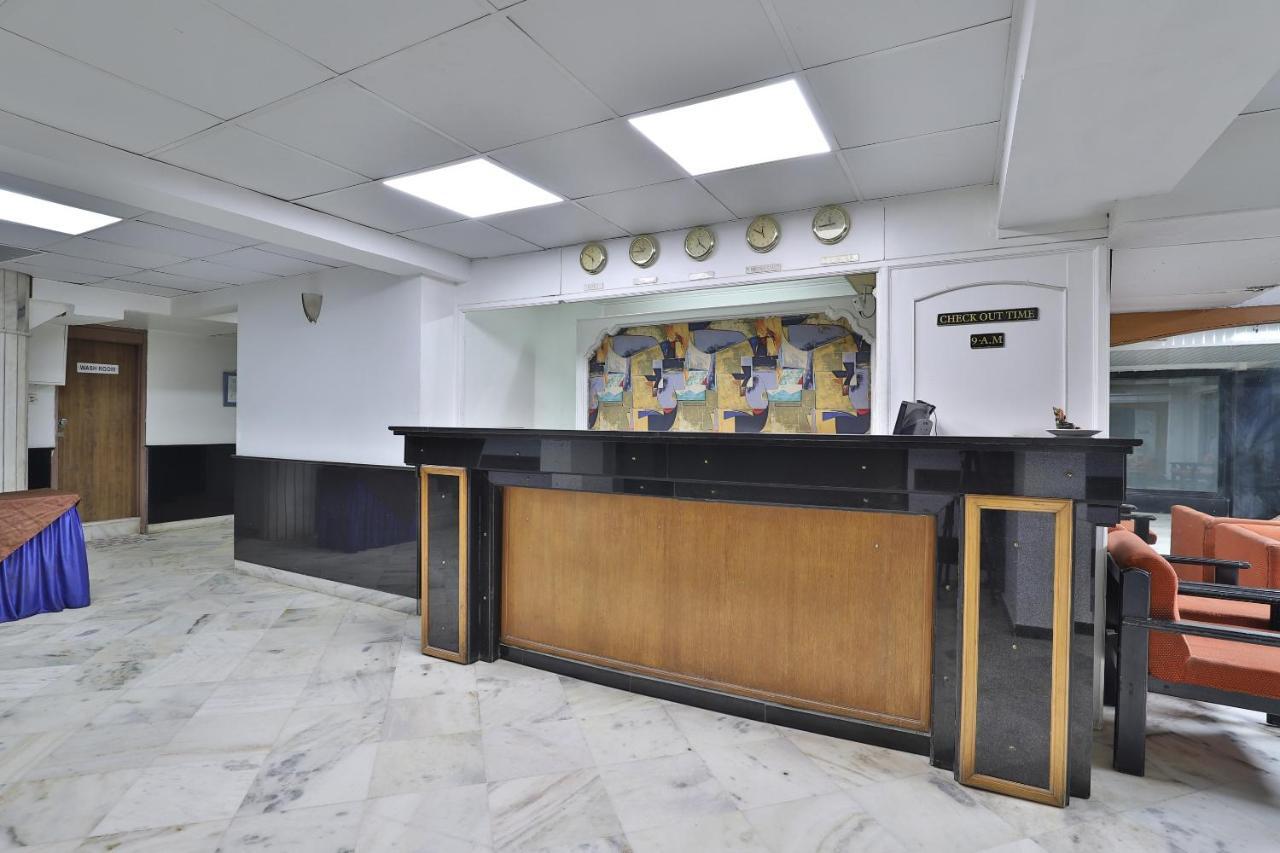 Oyo 2308 Crown Hotel