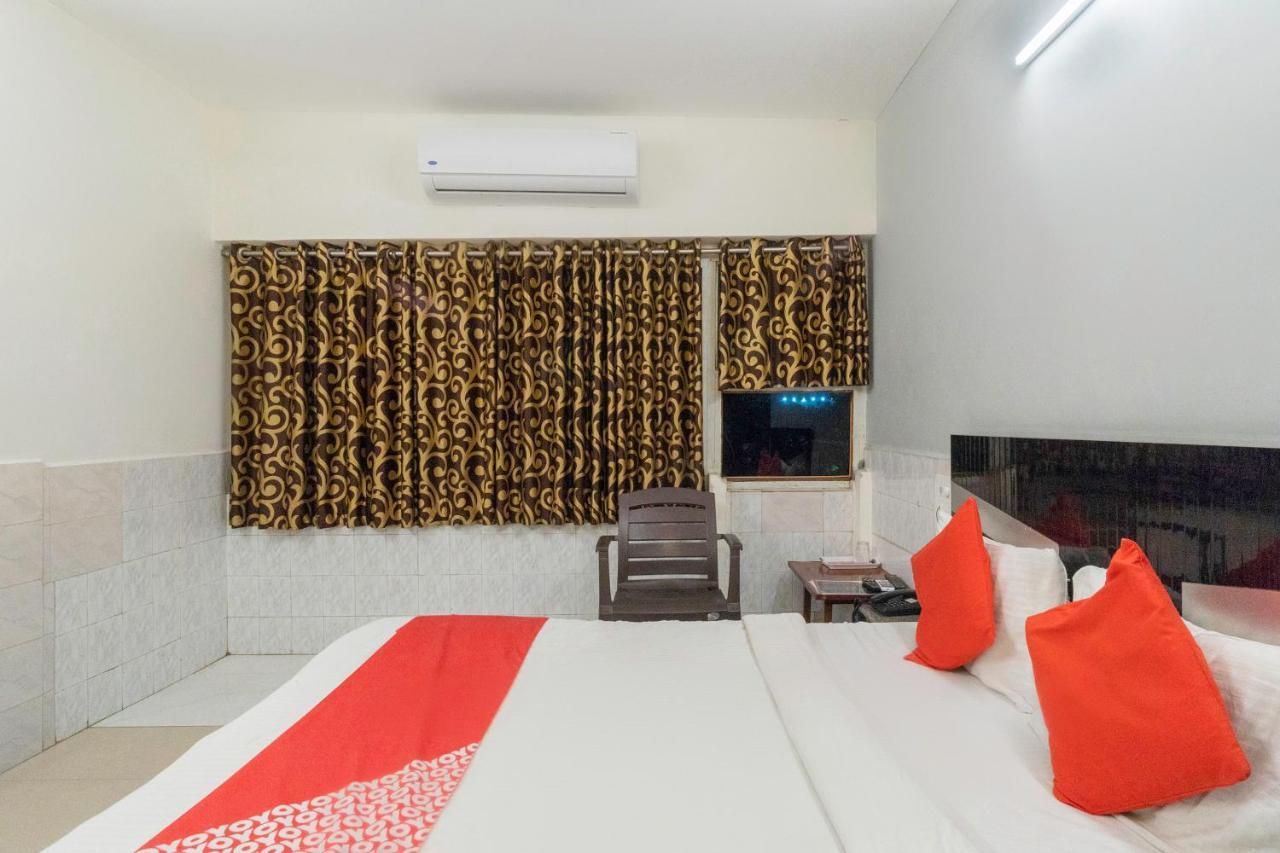 Oyo 13535 Aakash Ahmedabad