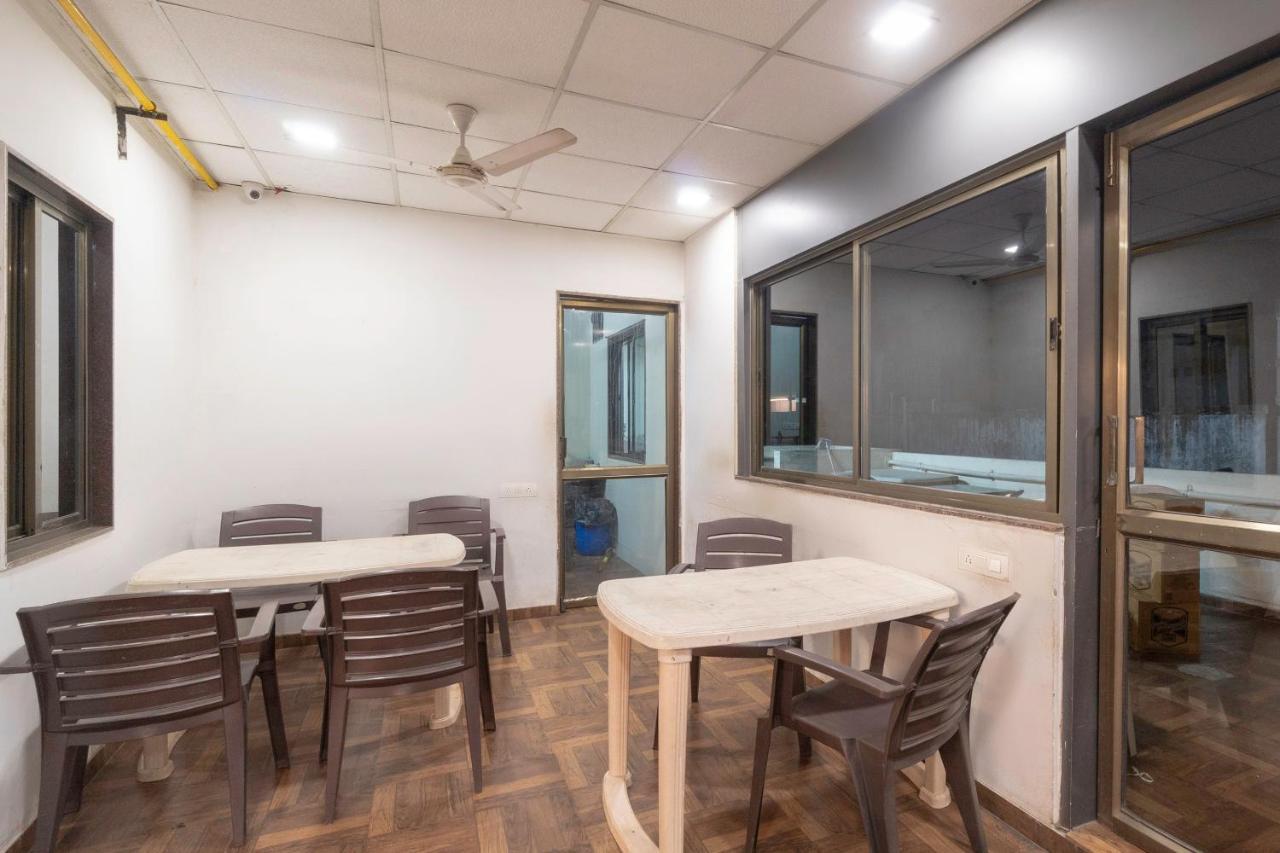 Oyo 13535 Aakash Hotel 3*