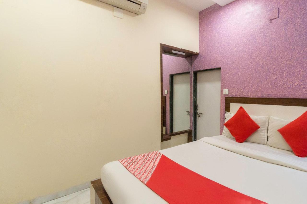 Oyo 13535 Aakash Ahmedabad