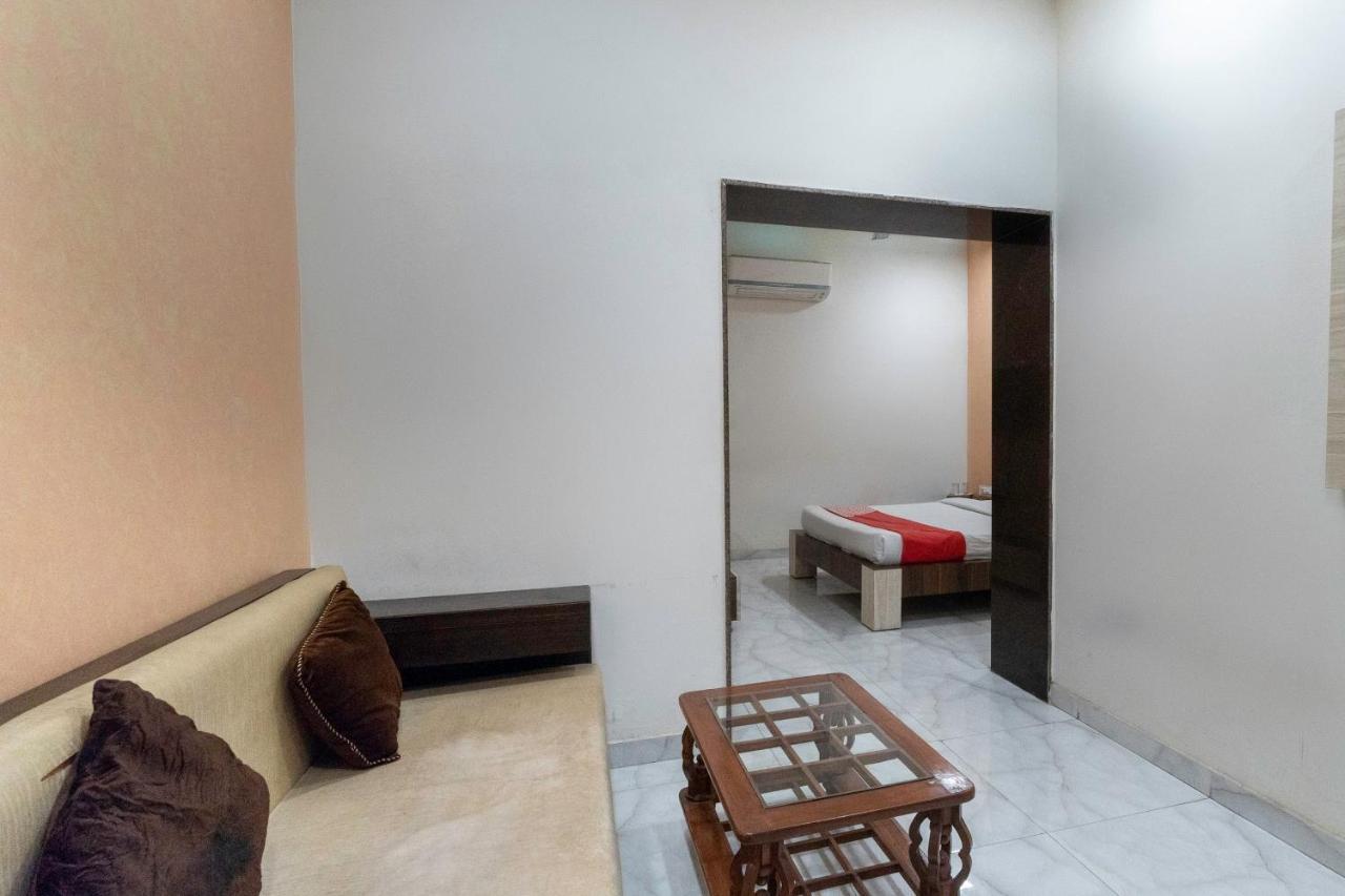 Hotel Oyo 13535 Aakash