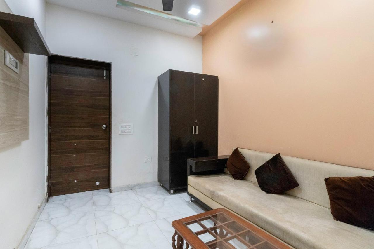 Hotel Oyo 13535 Aakash Ahmedabad