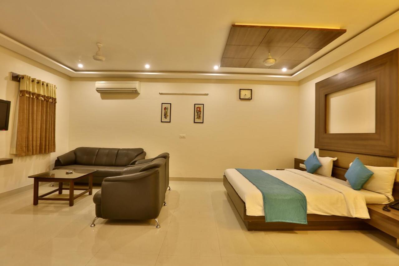 Kamran Palace 3* Ahmedabad