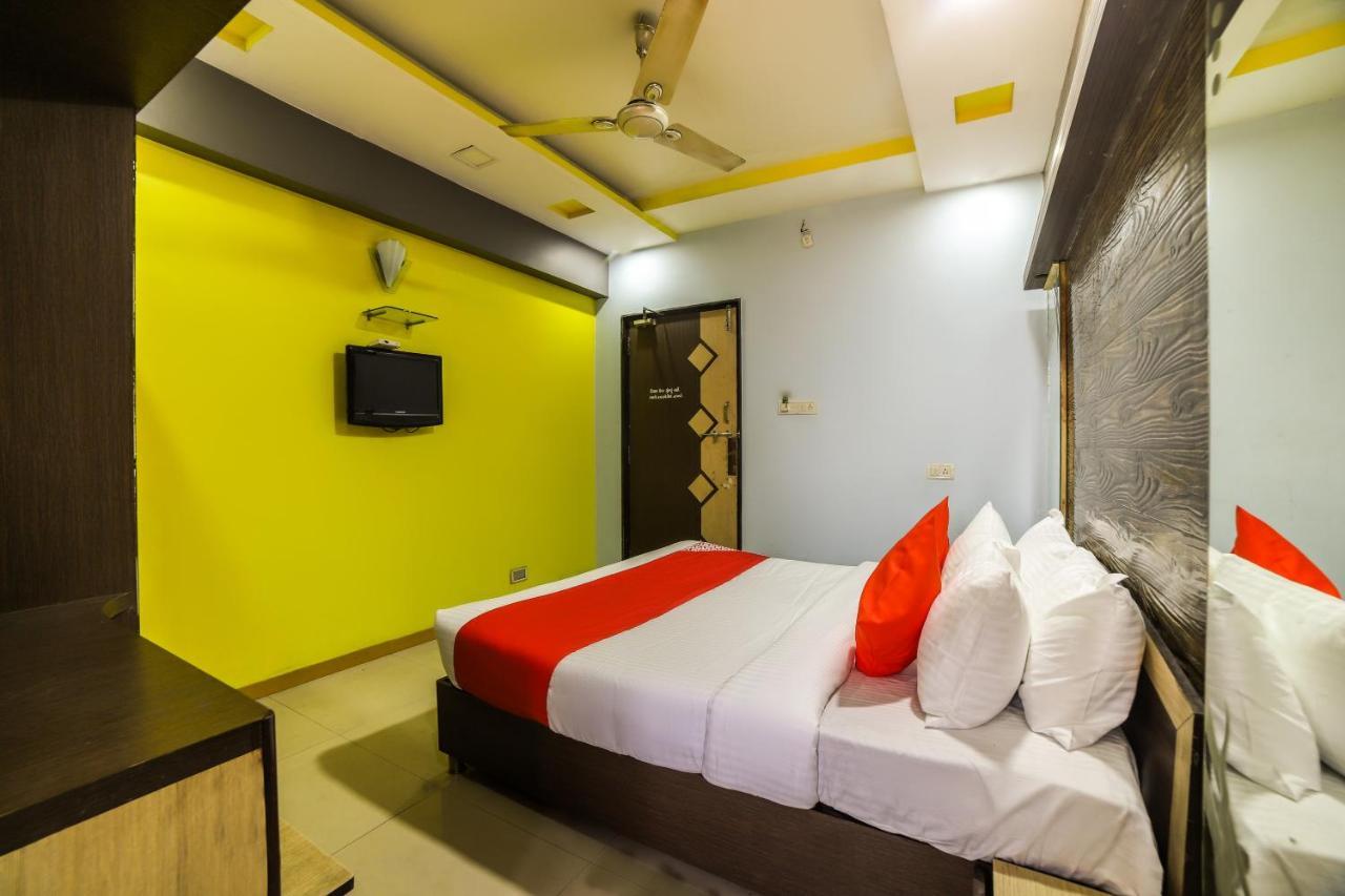 Oyo 69877 Sarthi Residency