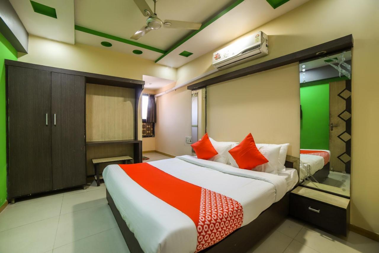 Hotel Oyo 69877 Sarthi Residency Ahmedabad