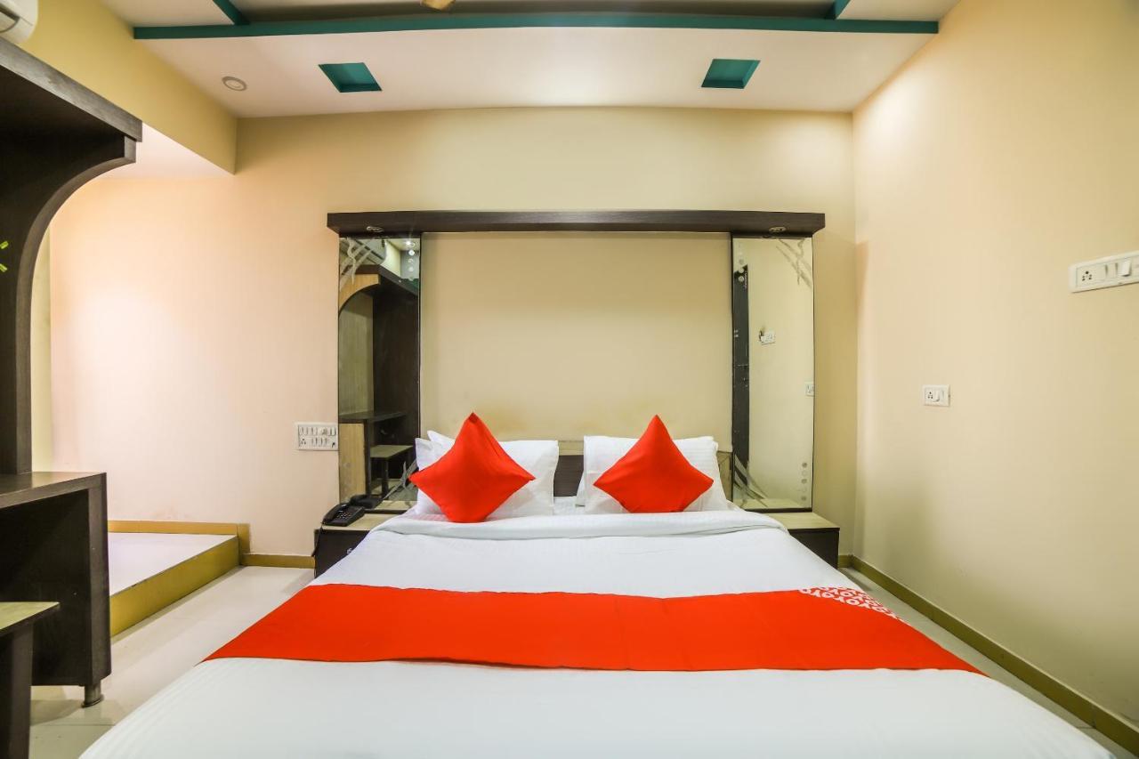 Oyo 69877 Sarthi Residency Hotel Ahmedabad