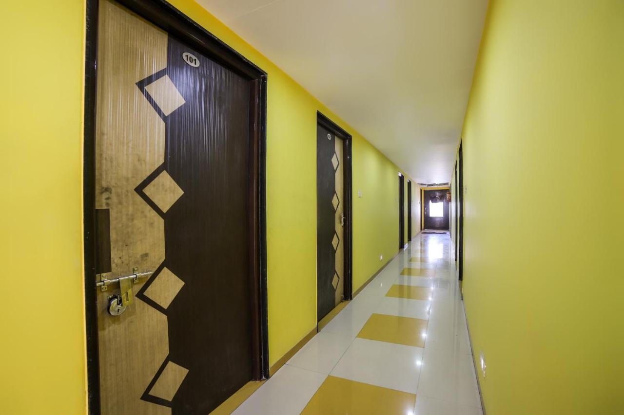Oyo 69877 Sarthi Residency Ahmedabad